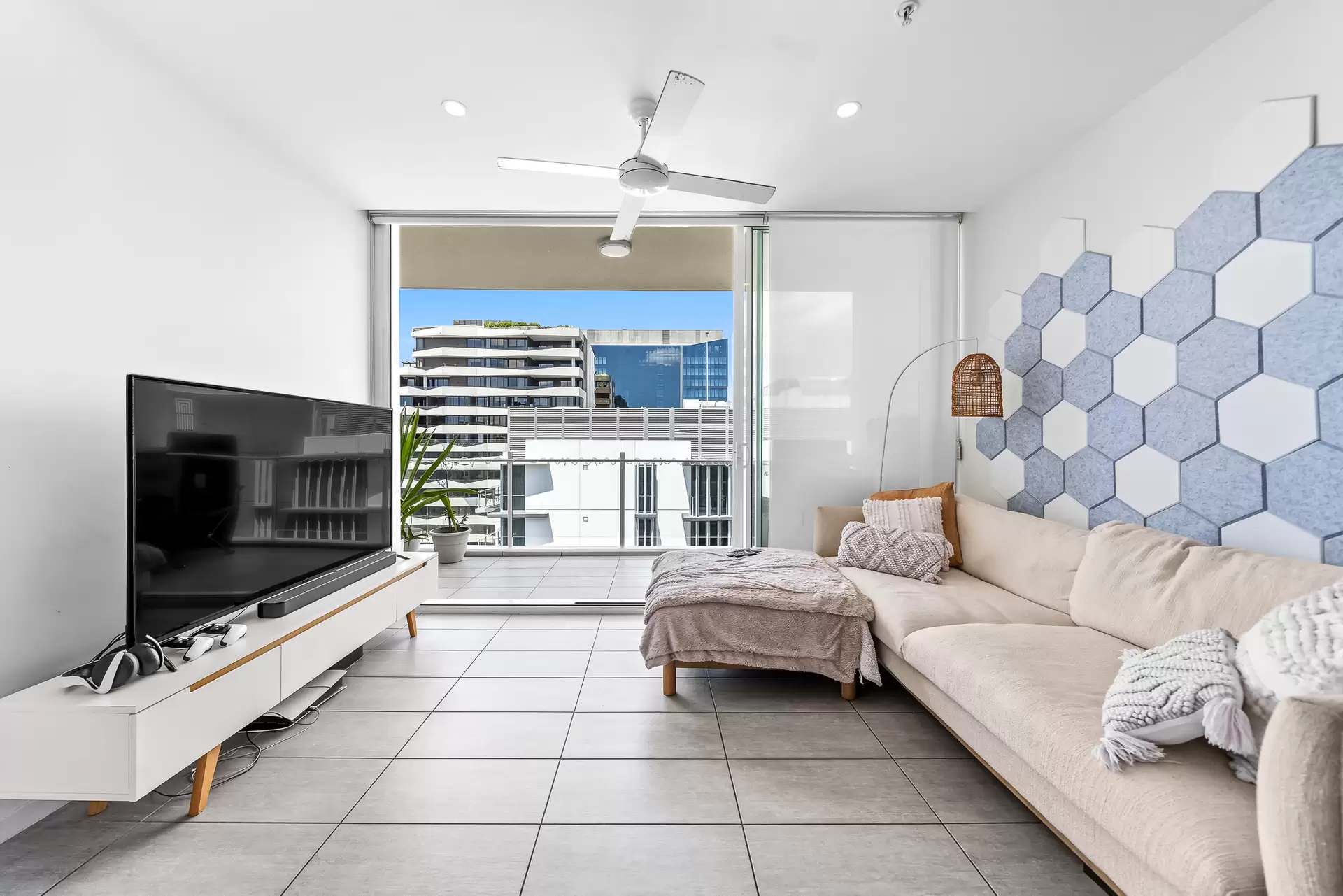 1315/977 Ann Street, Fortitude Valley Sold by Aurora Property - image 1