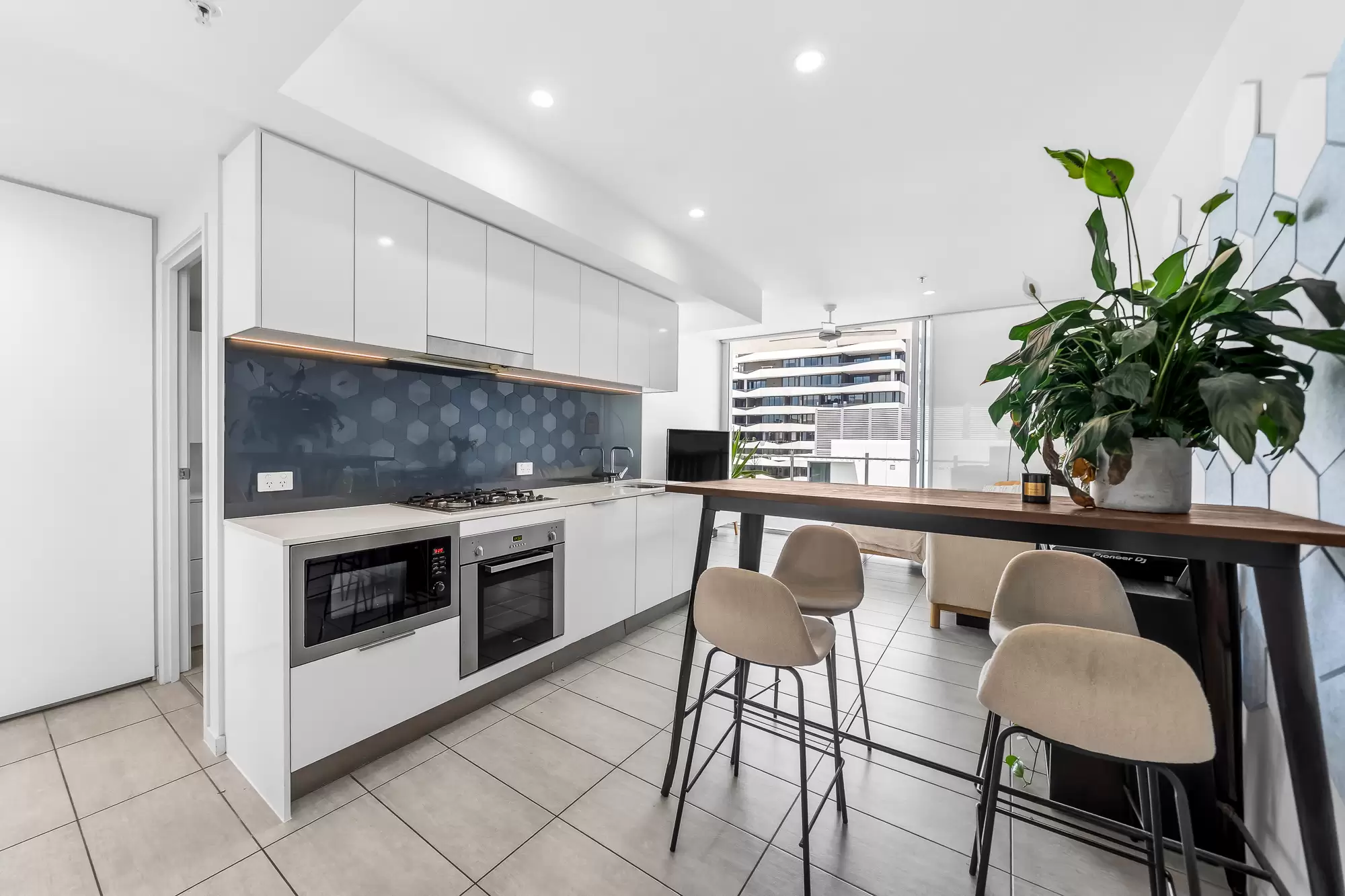 1315/977 Ann Street, Fortitude Valley Sold by Aurora Property - image 5