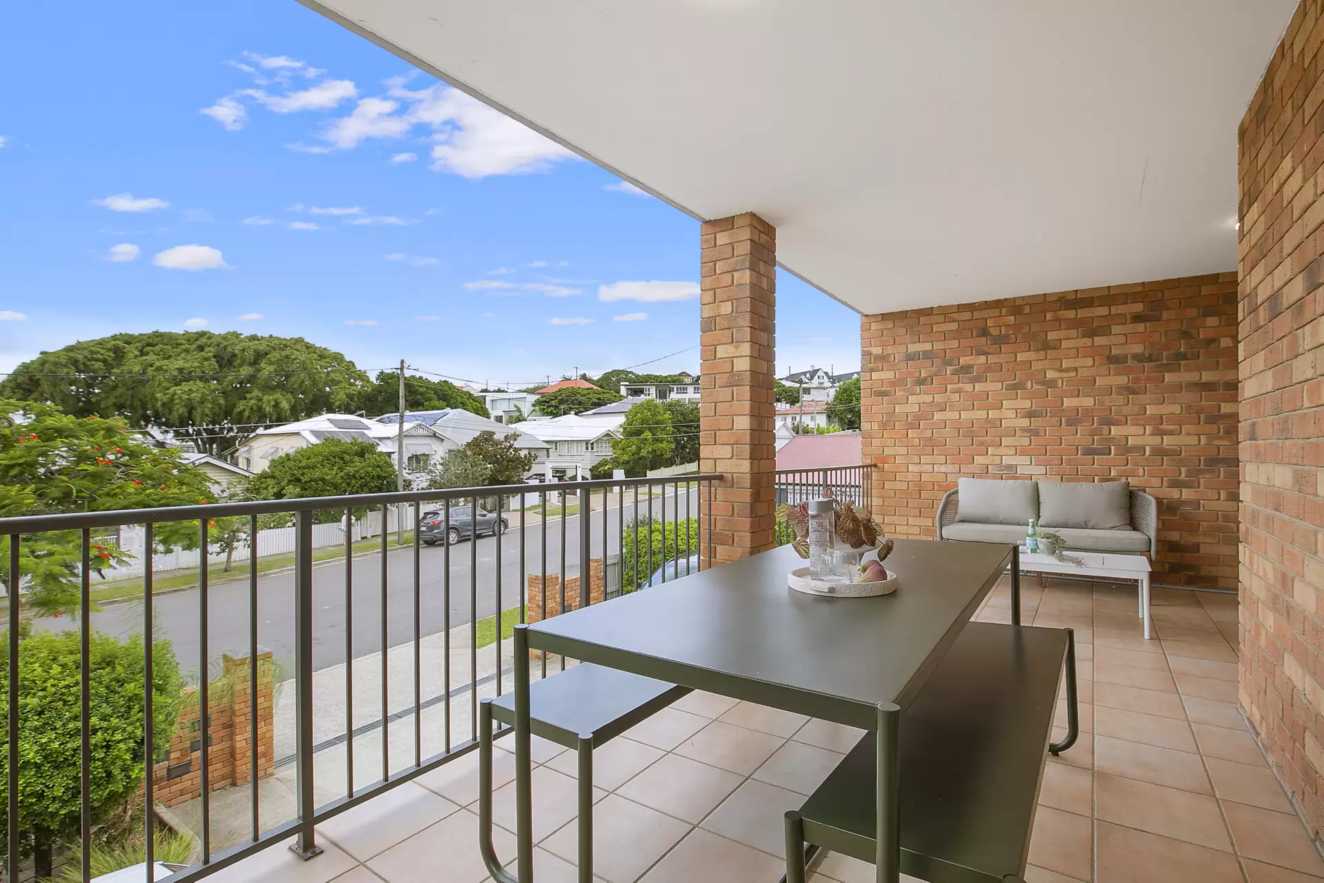 2/69 Shakespeare Street, Coorparoo Sold by Aurora Property - image 1