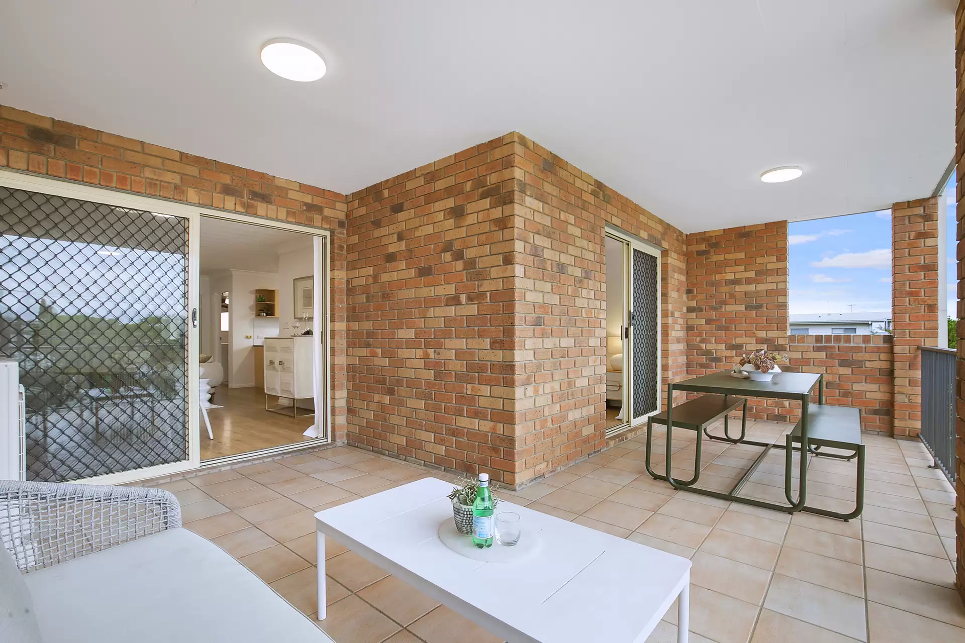 2/69 Shakespeare Street, Coorparoo Sold by Aurora Property - image 1
