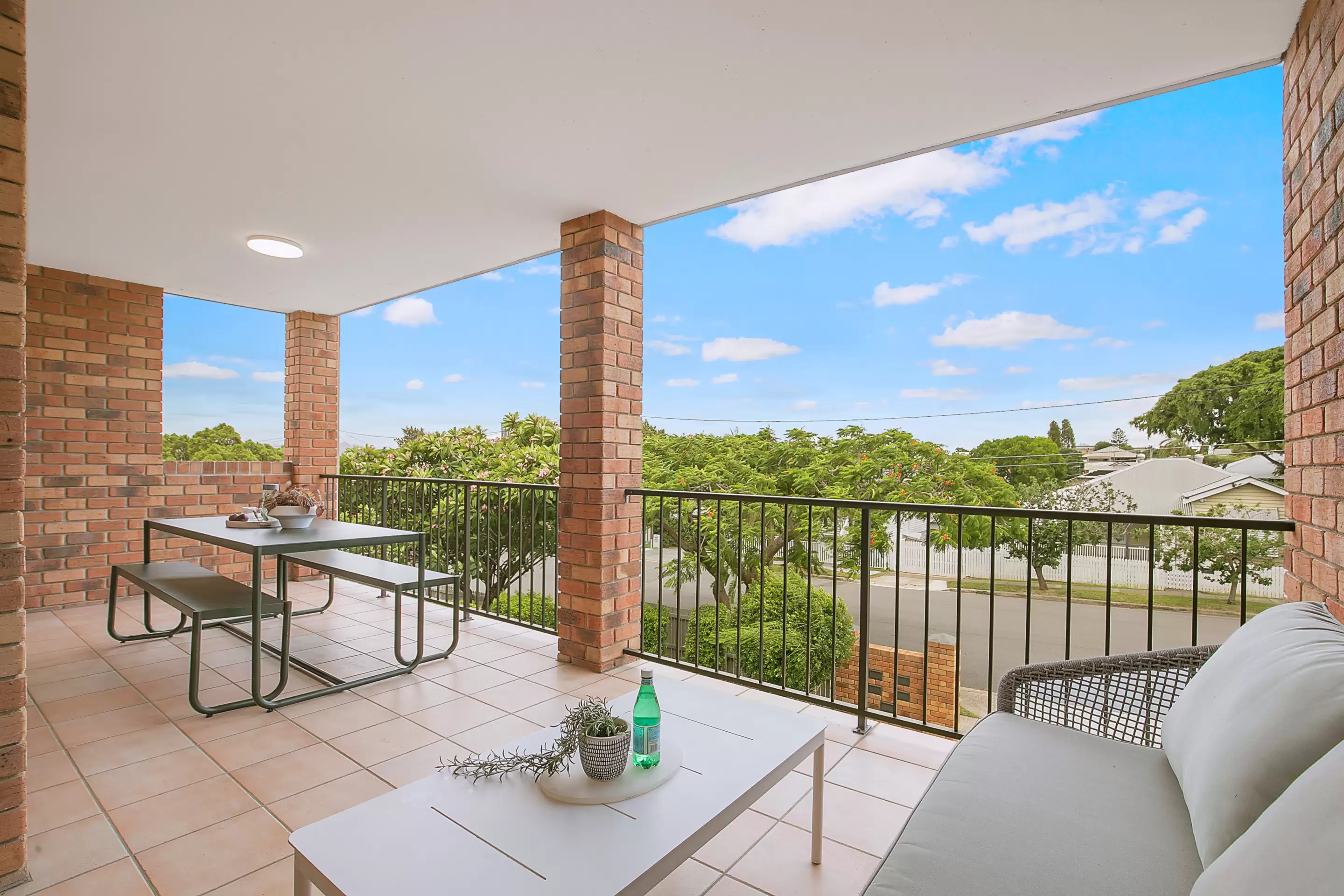 2/69 Shakespeare Street, Coorparoo Sold by Aurora Property - image 1
