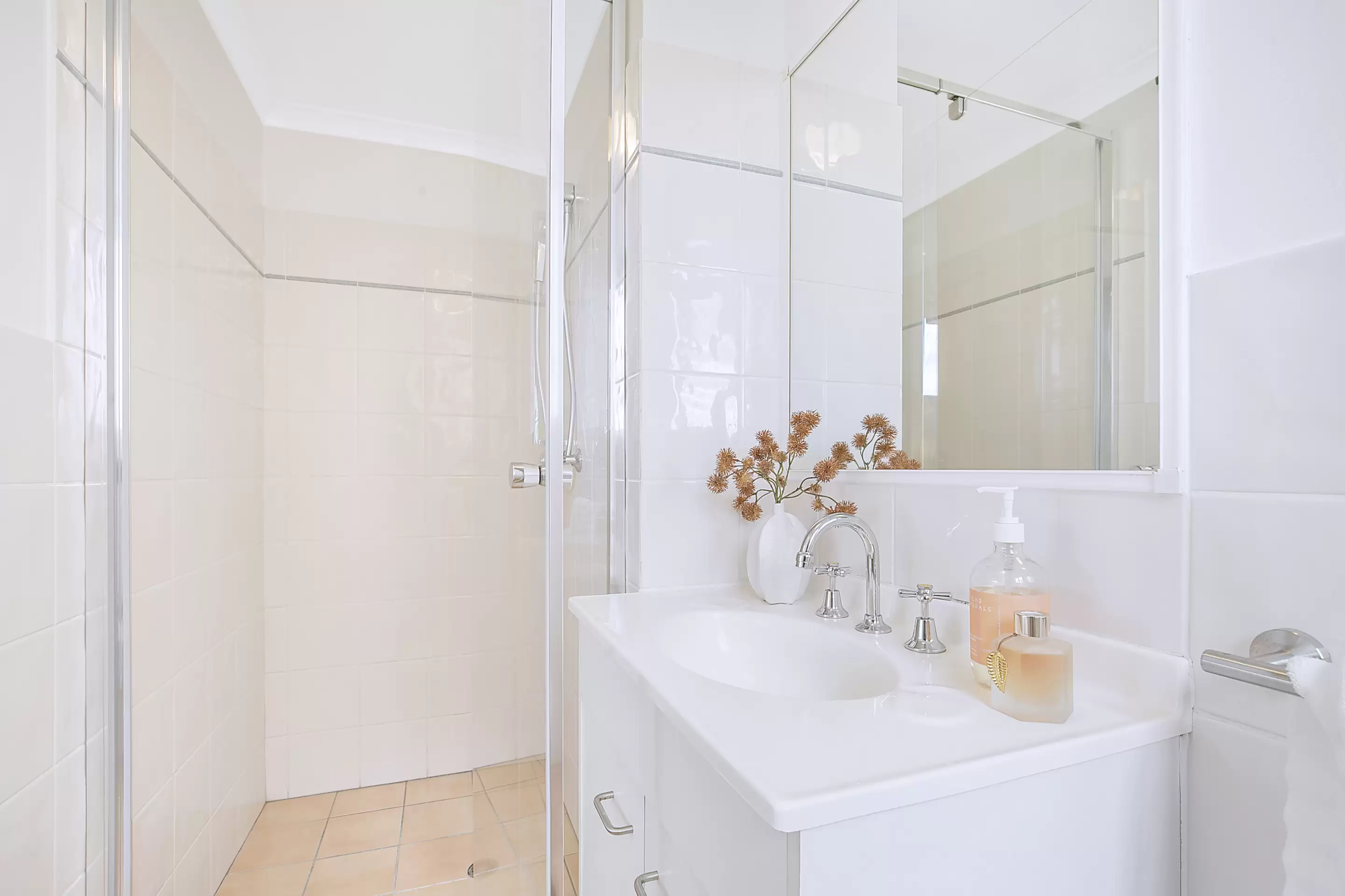 2/69 Shakespeare Street, Coorparoo Sold by Aurora Property - image 6