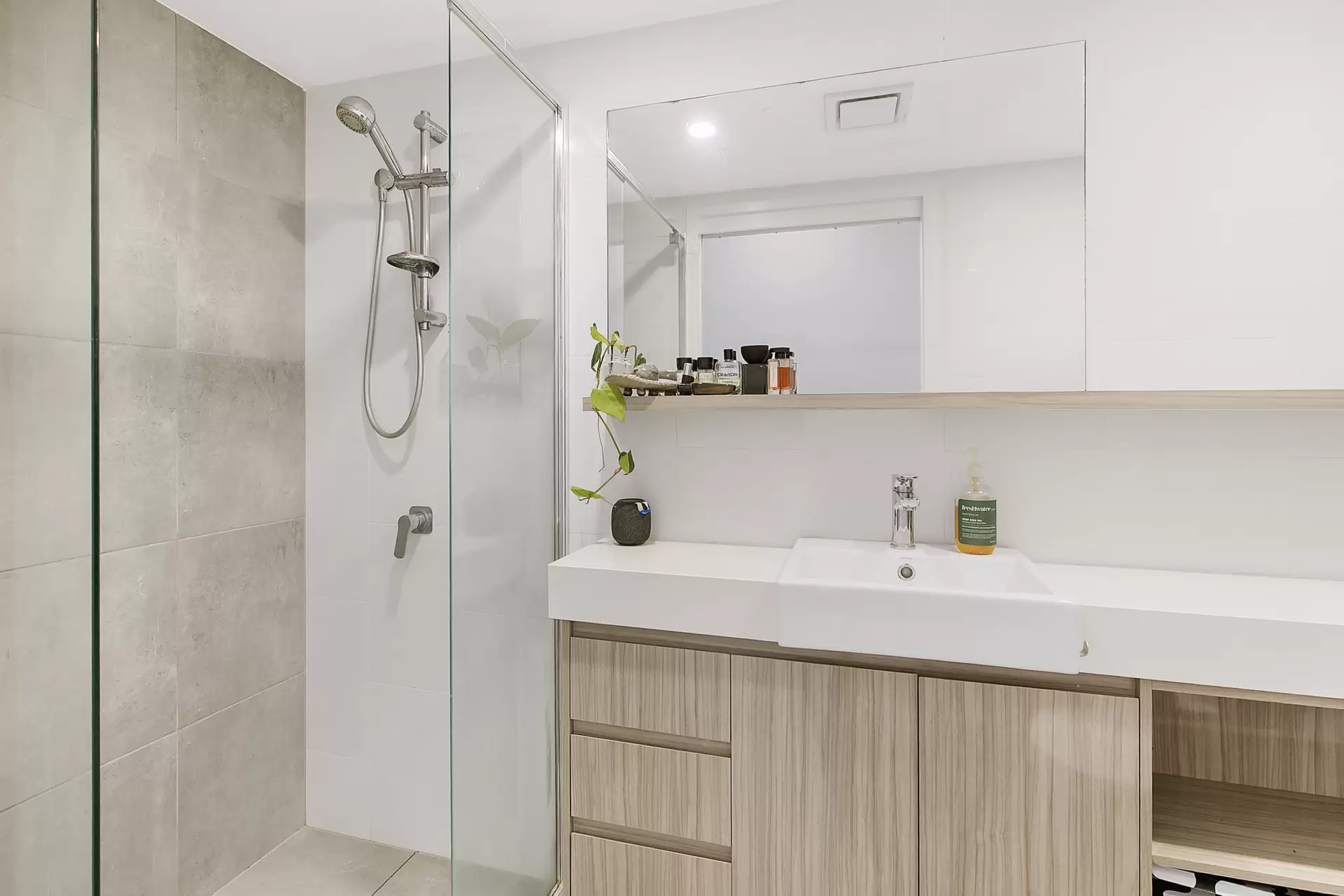 10/40 Nicklin Street, Coorparoo Sold by Aurora Property - image 1