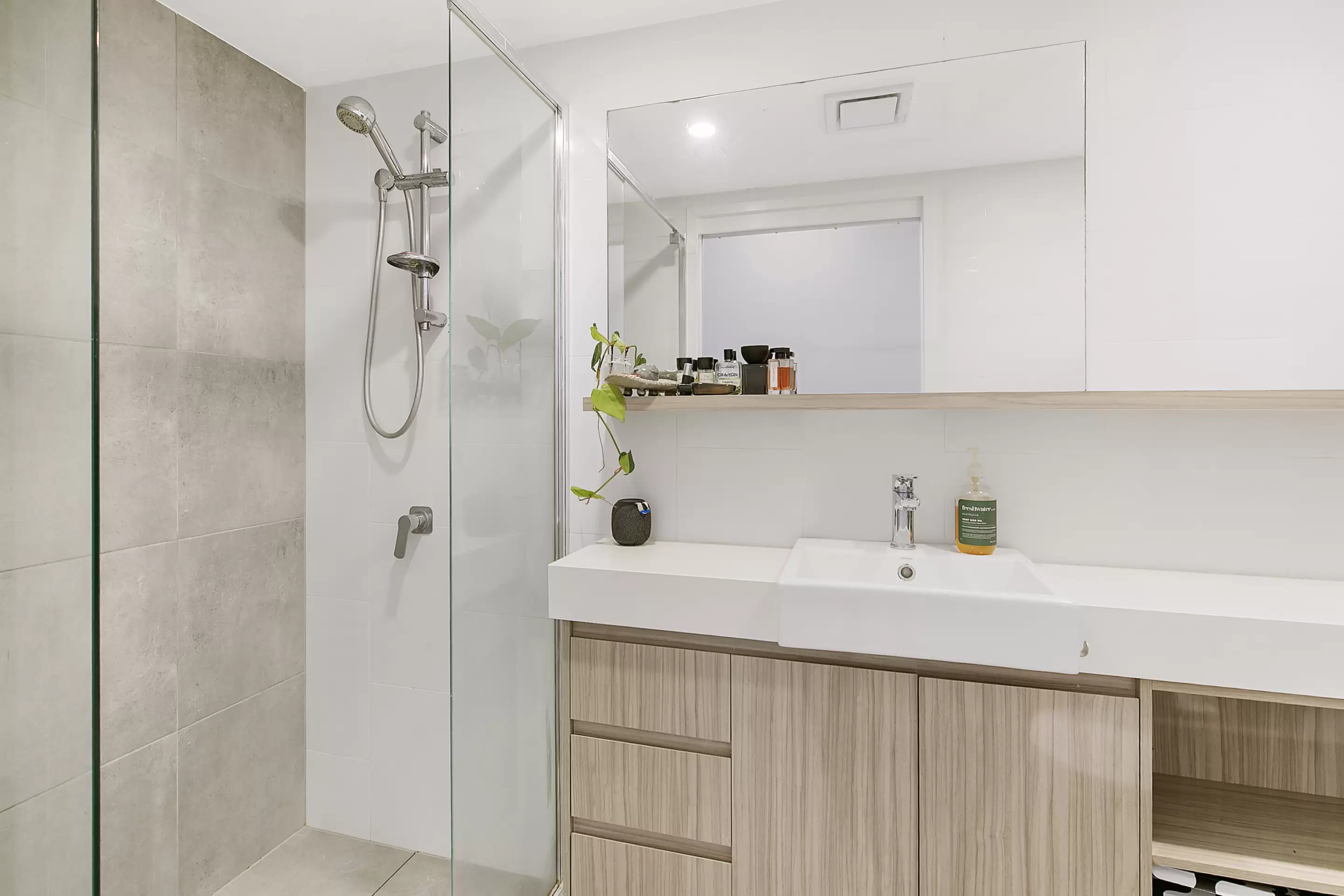 10/40 Nicklin Street, Coorparoo Sold by Aurora Property - image 8