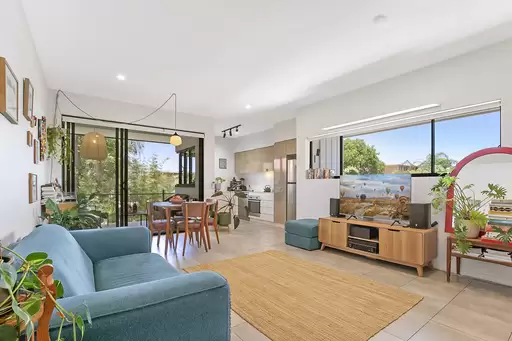 10/40 Nicklin Street, Coorparoo Sold by Aurora Property