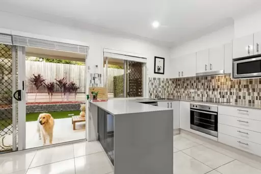 18/190 Queens Road, Nudgee Sold by Aurora Property