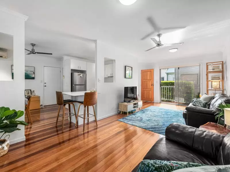 4/32 Cambridge Street, Bulimba Sold by Aurora Property - image 3