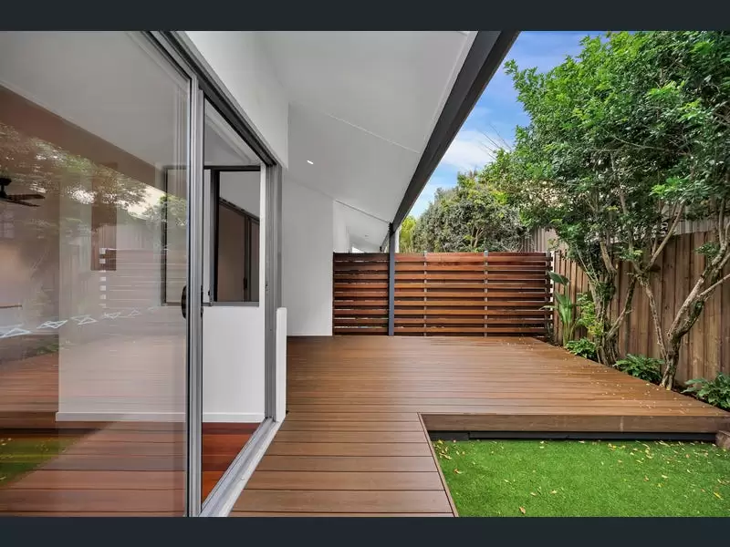 4/32 Cambridge Street, Bulimba Sold by Aurora Property - image 2