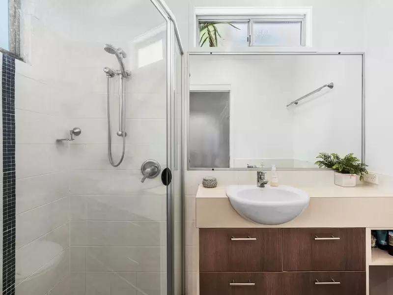 4/32 Cambridge Street, Bulimba Sold by Aurora Property - image 8