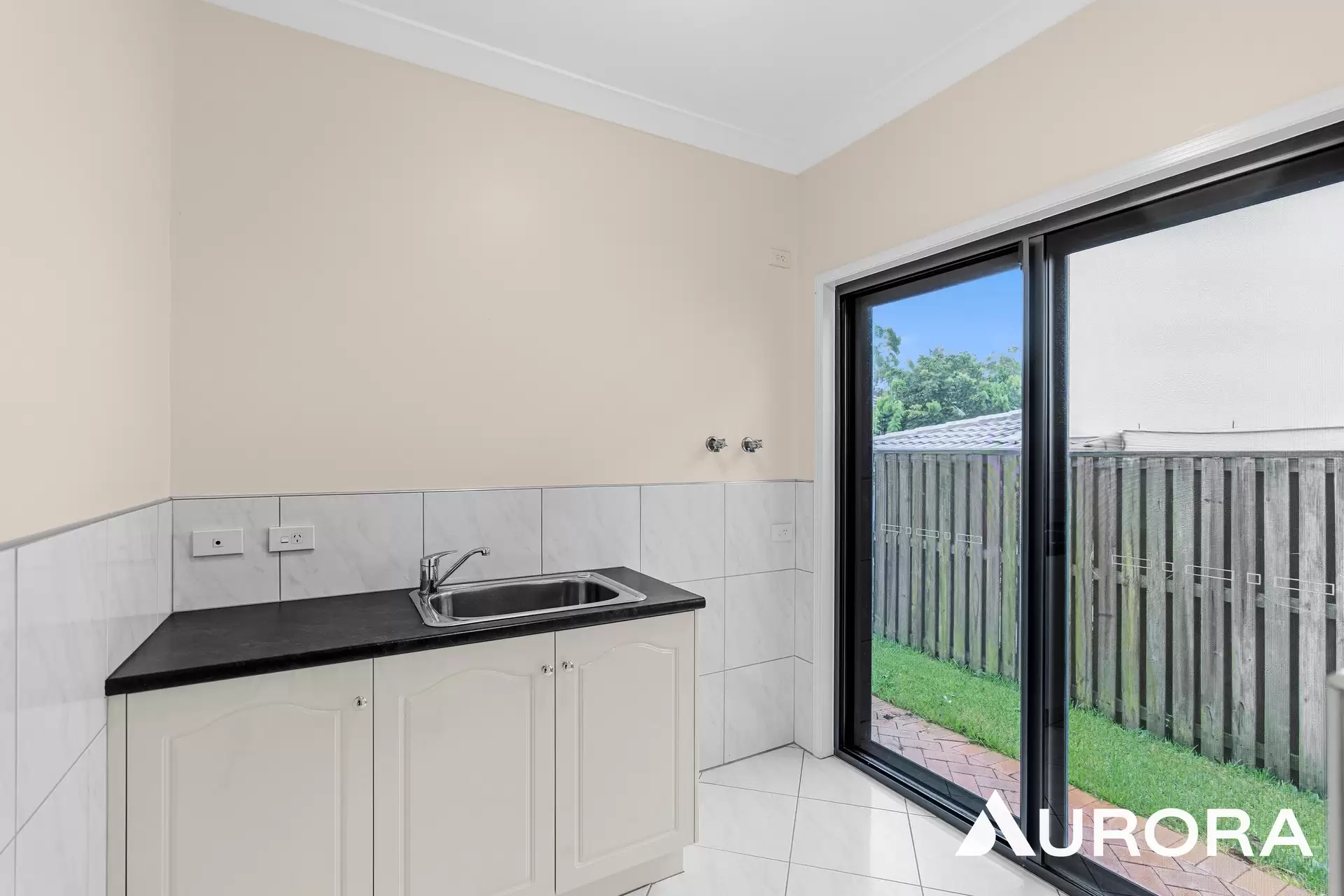 7 Jubilee Close, Eight Mile Plains Leased by Aurora Property - image 1