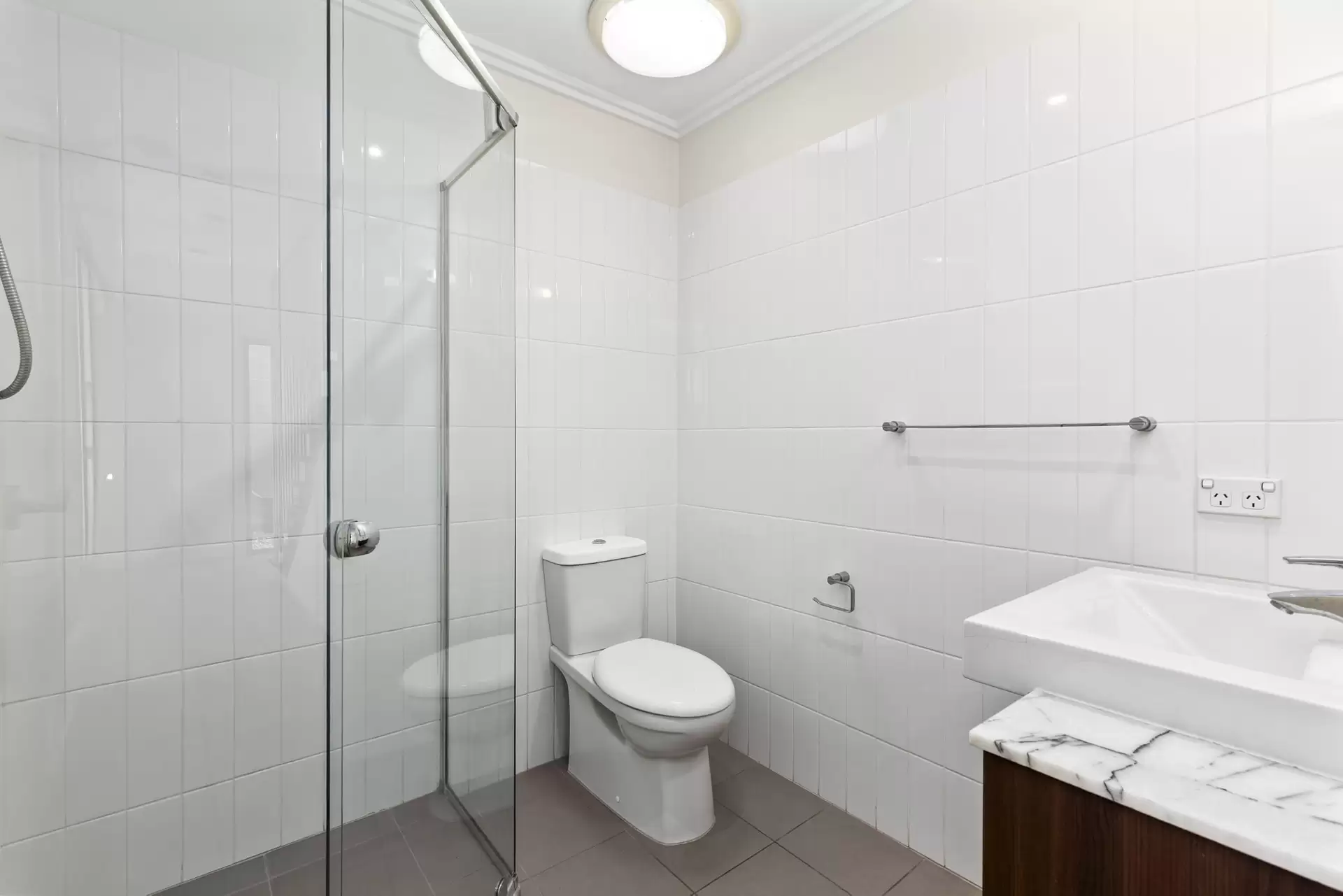 20 Beatrice St, Hawthorne Leased by Aurora Property - image 1