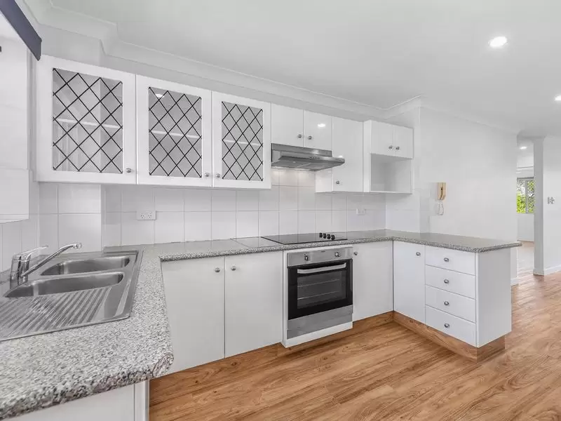 5/24 Baragoola Street, Coorparoo Leased by Aurora Property - image 3