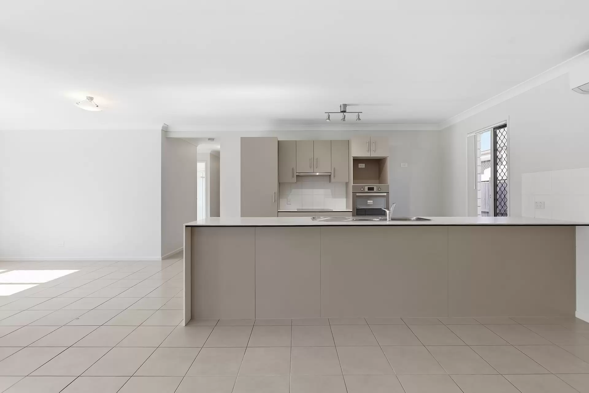 11 Pressland Street, Carseldine Leased by Aurora Property - image 1