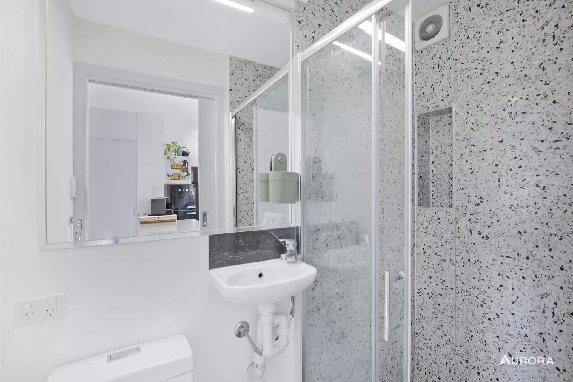 1/56 Pembroke Road, Coorparoo Sold by Aurora Property - image 1