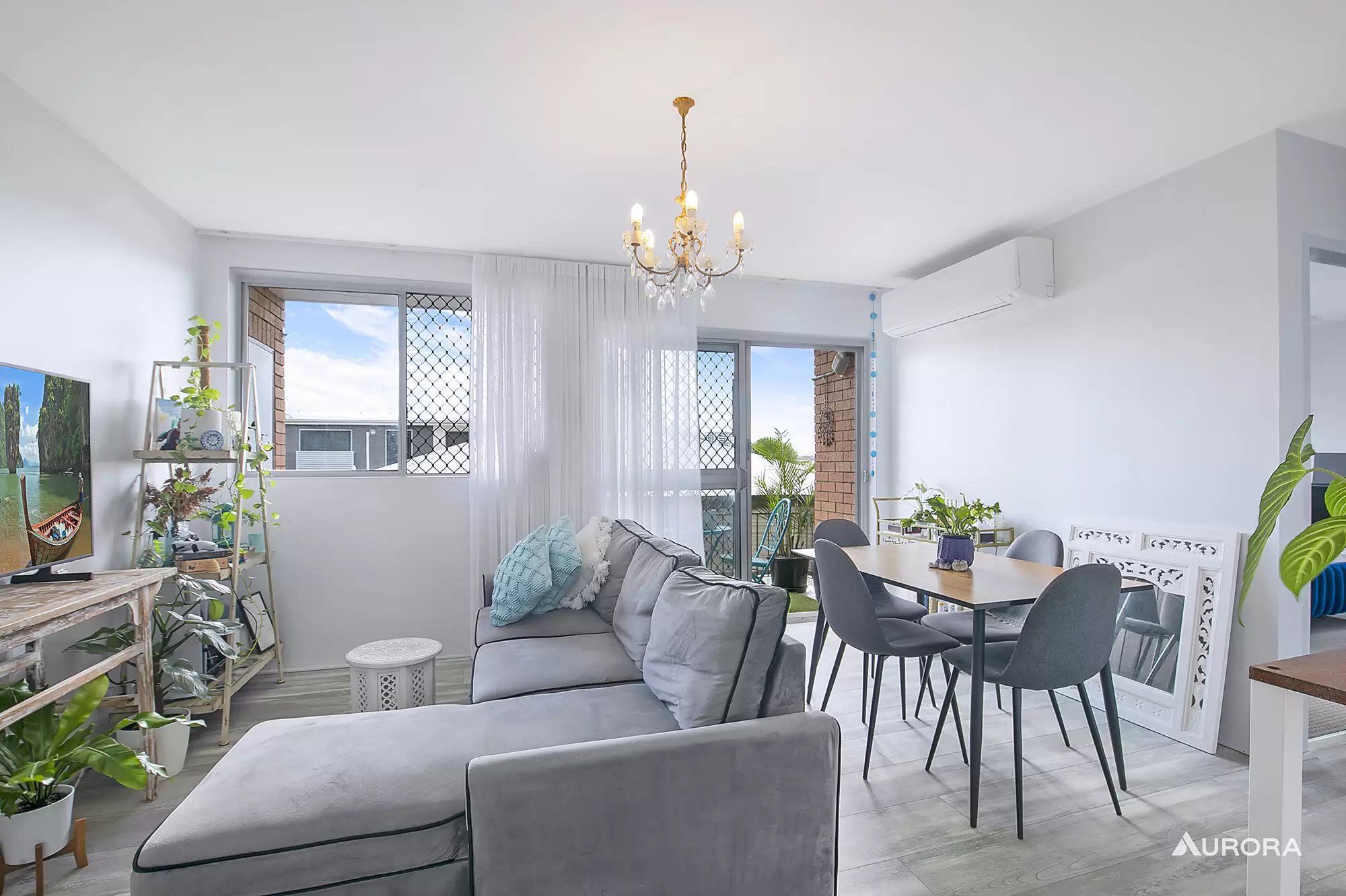 1/56 Pembroke Road, Coorparoo Sold by Aurora Property - image 1