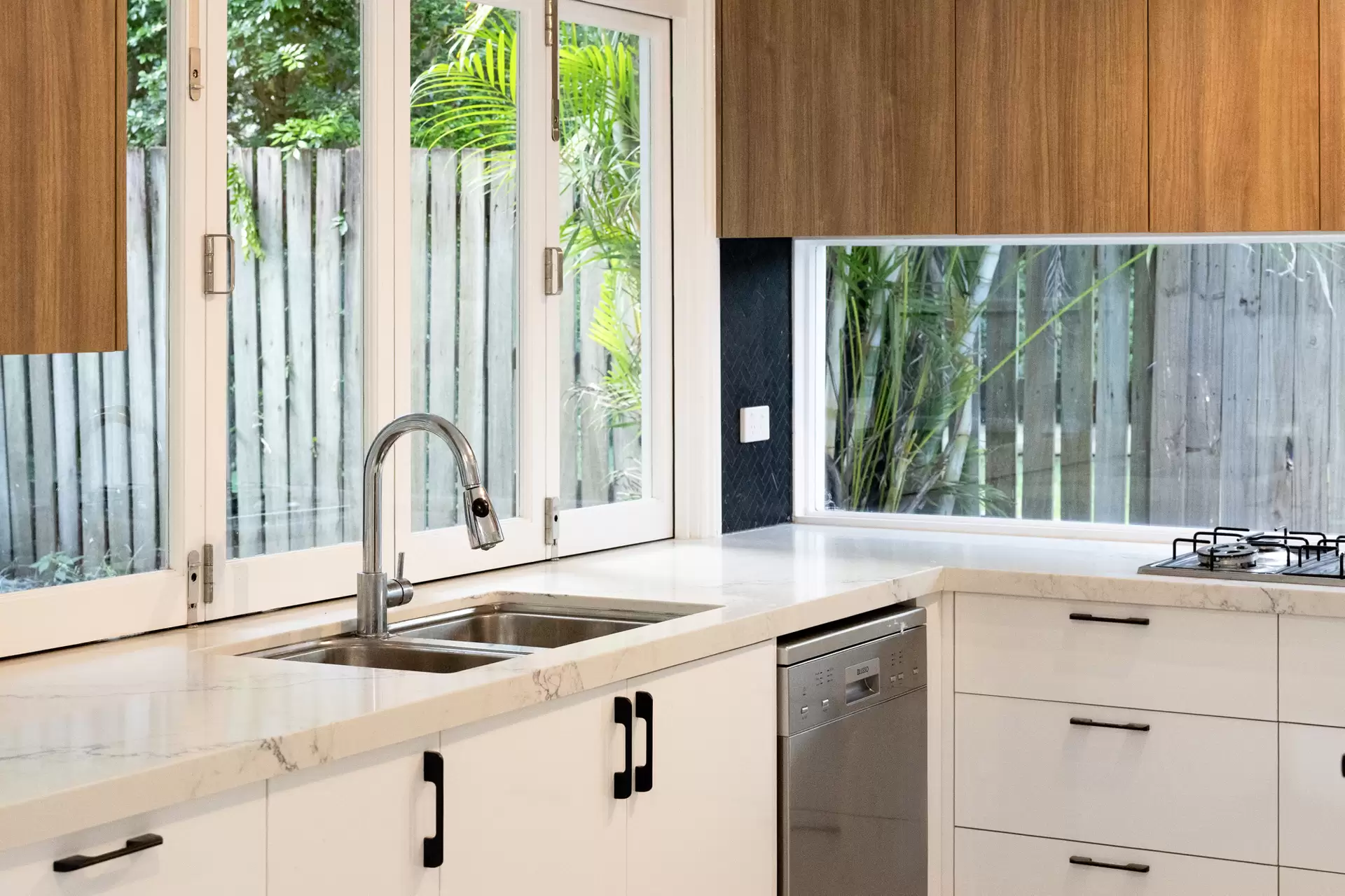 21 Flower Street, Woolloongabba Sold by Aurora Property - image 1