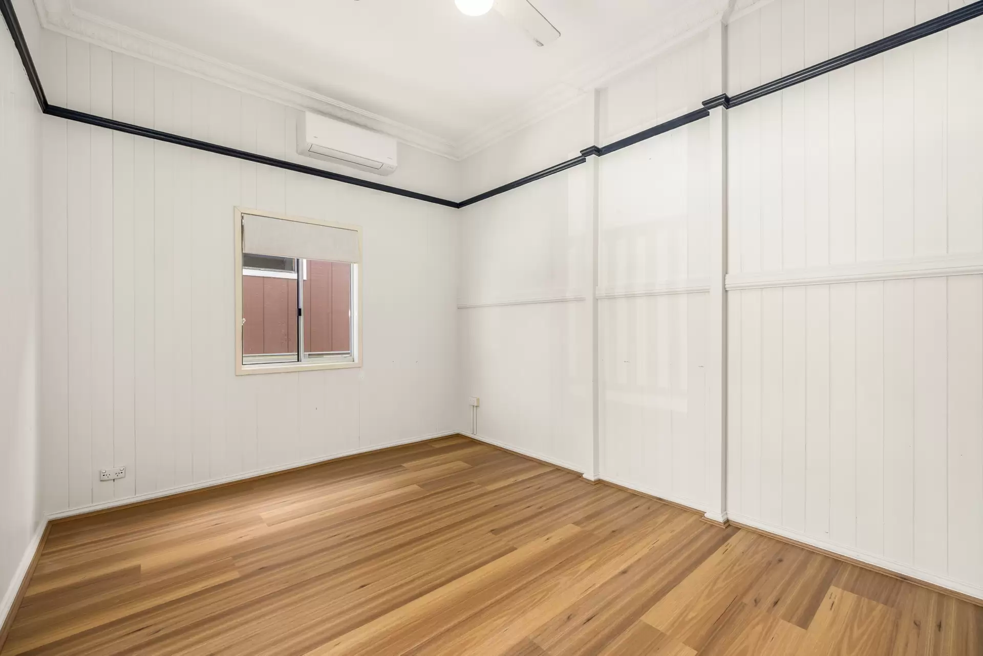 21 Flower Street, Woolloongabba Sold by Aurora Property - image 1