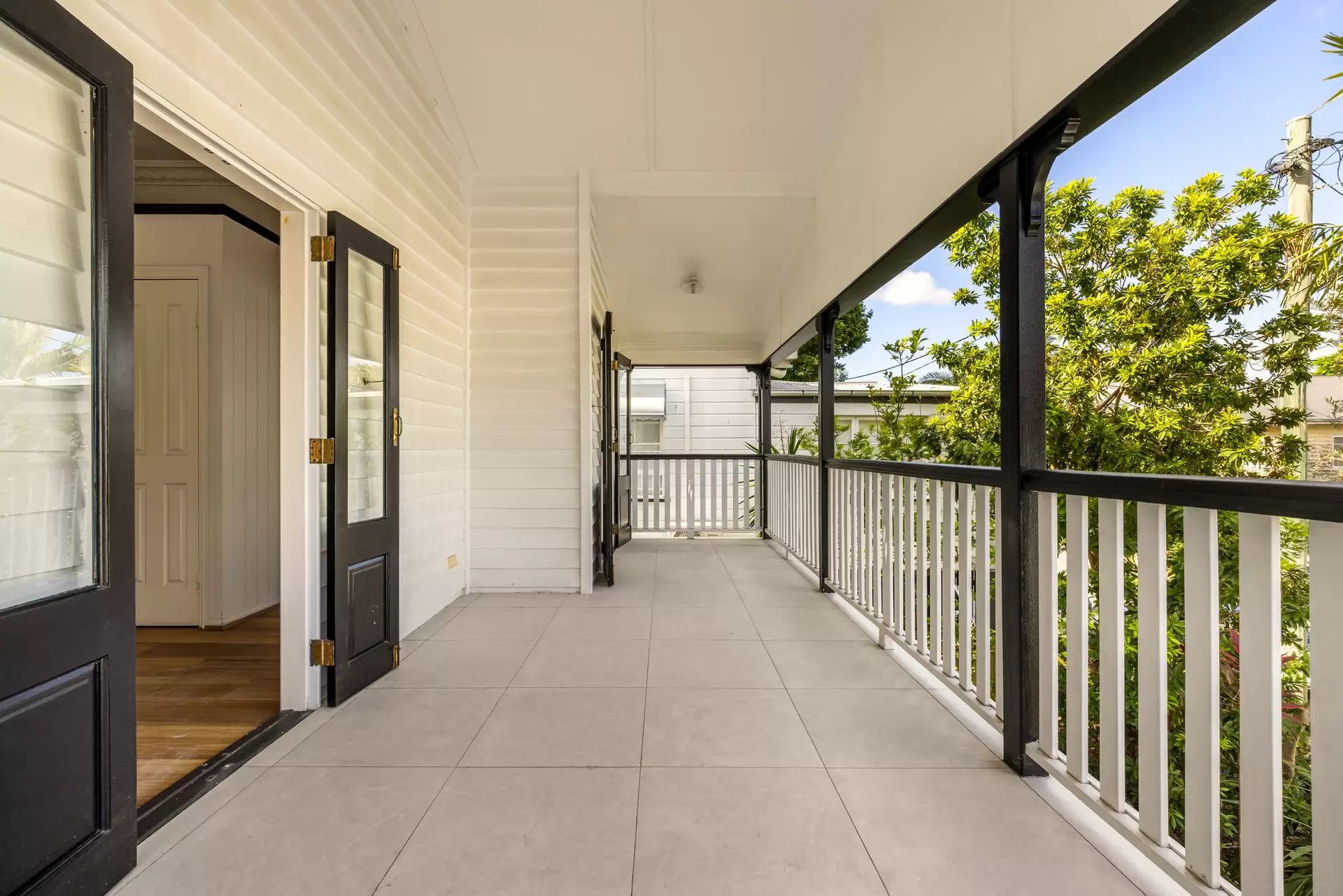 21 Flower Street, Woolloongabba Sold by Aurora Property - image 1