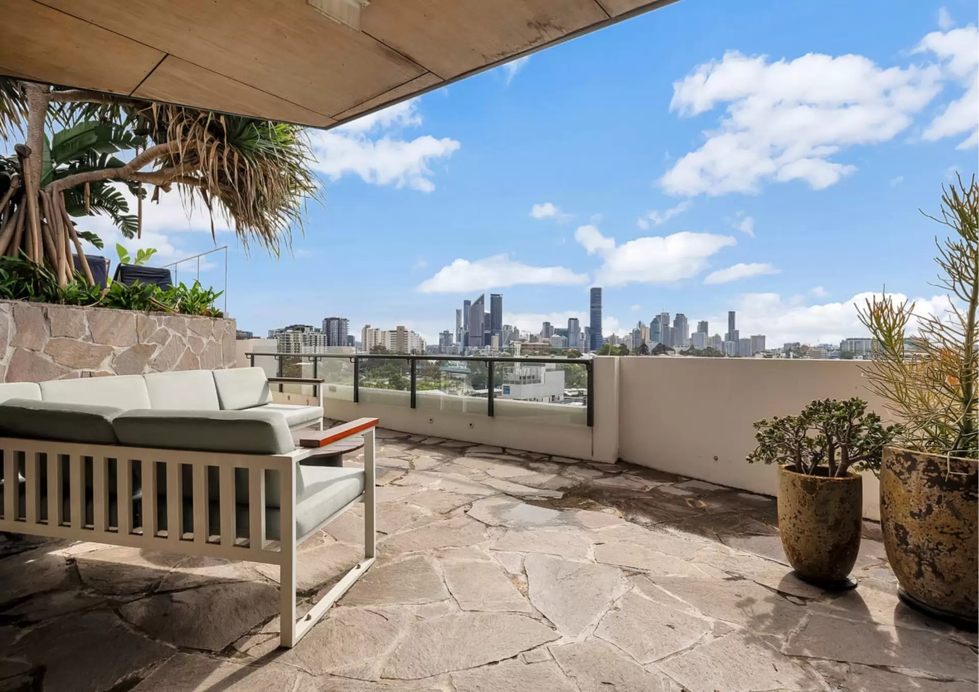 807/18 Hubert Street, Woolloongabba For Sale by Aurora Property - image 1