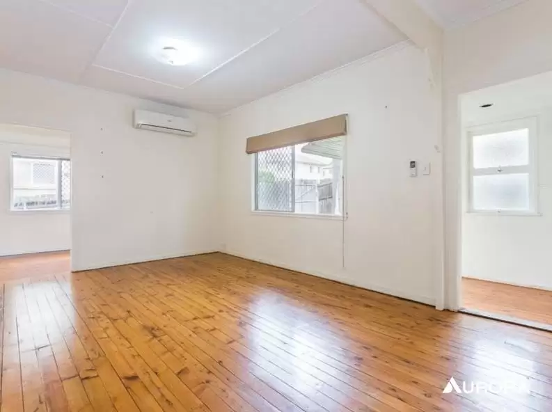 15 Waratah Avenue, Carina Leased by Aurora Property - image 3
