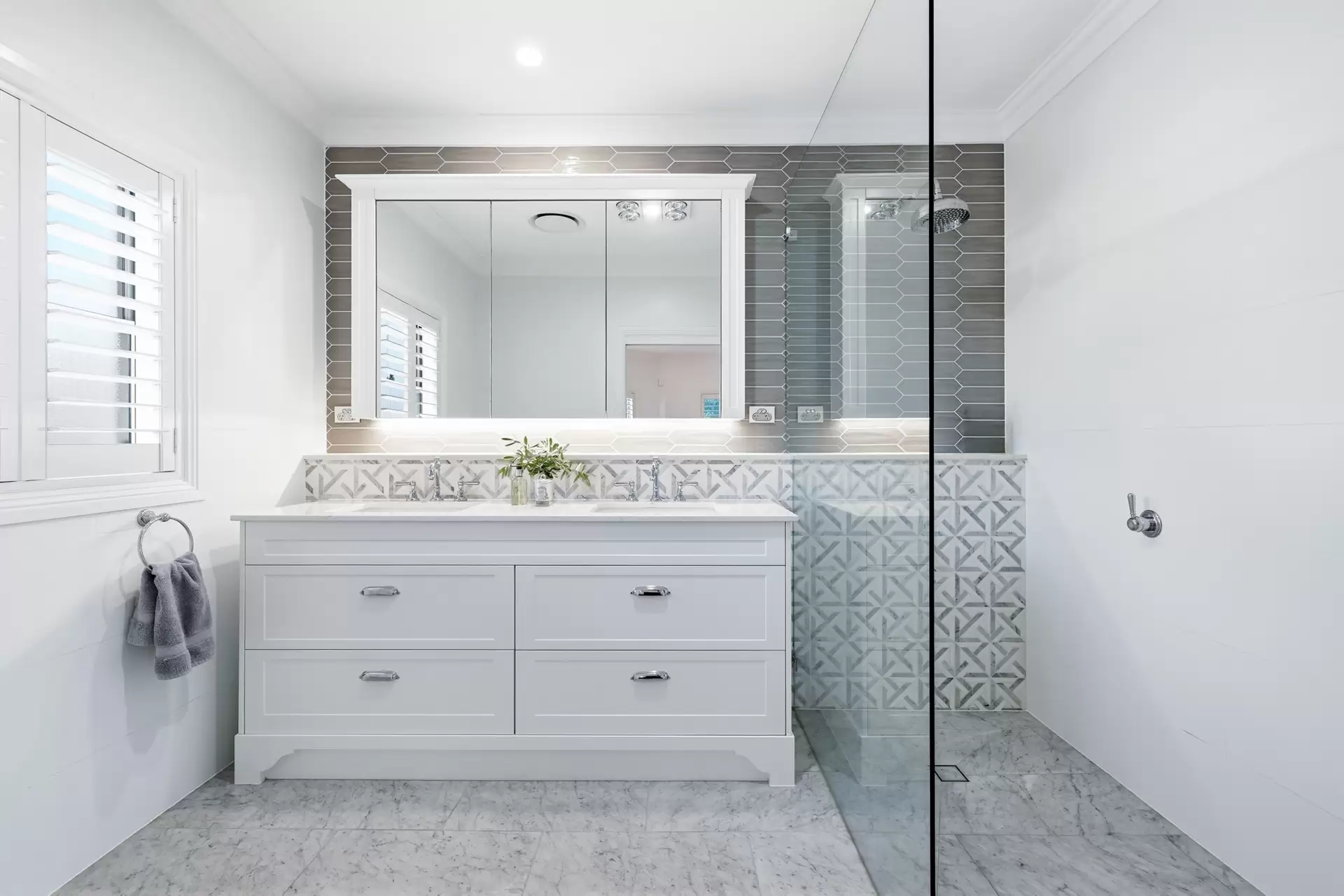 4 Merion Place, Carindale Sold by Aurora Property - image 1