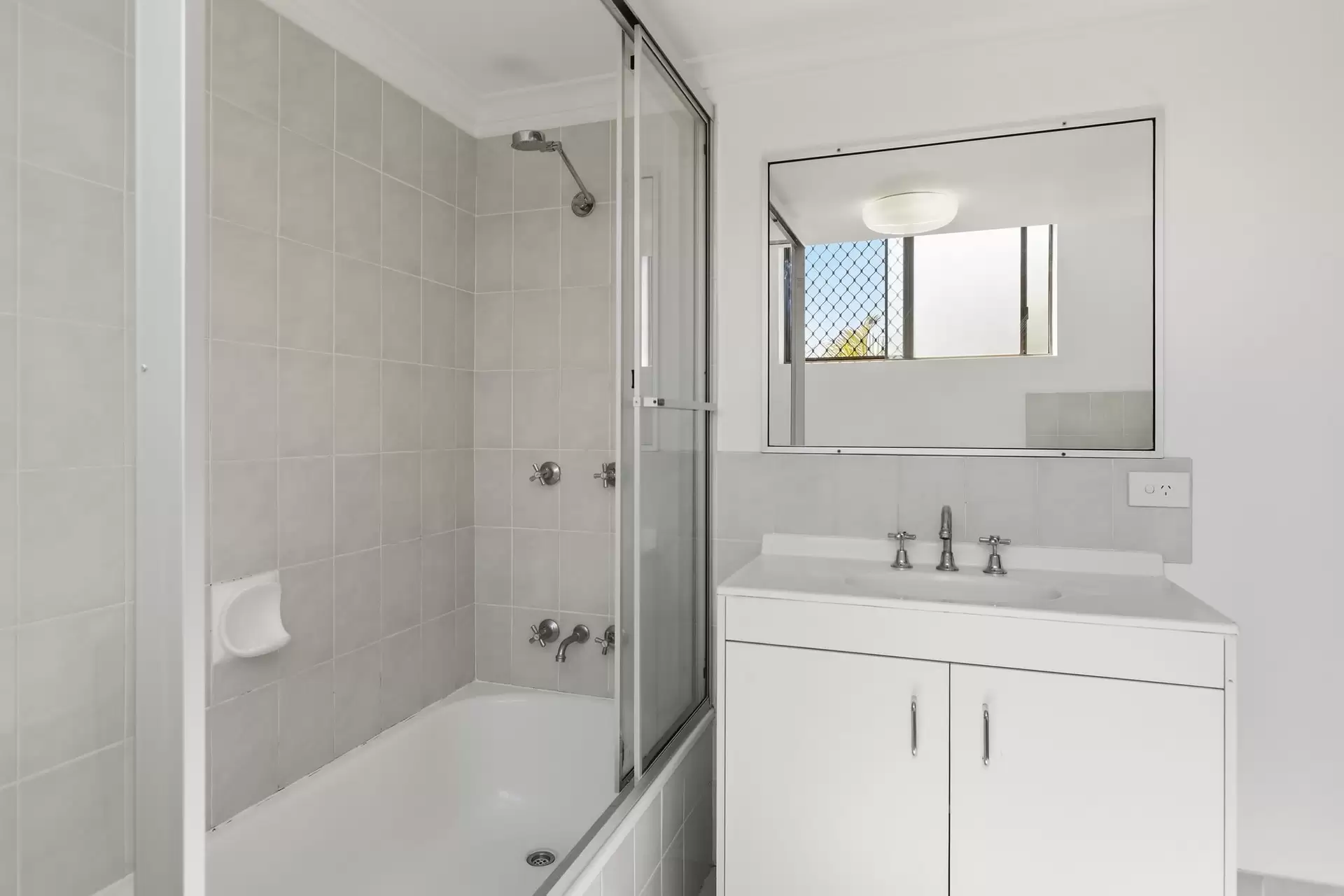 5/23 Wongara Street, Clayfield Leased by Aurora Property - image 1