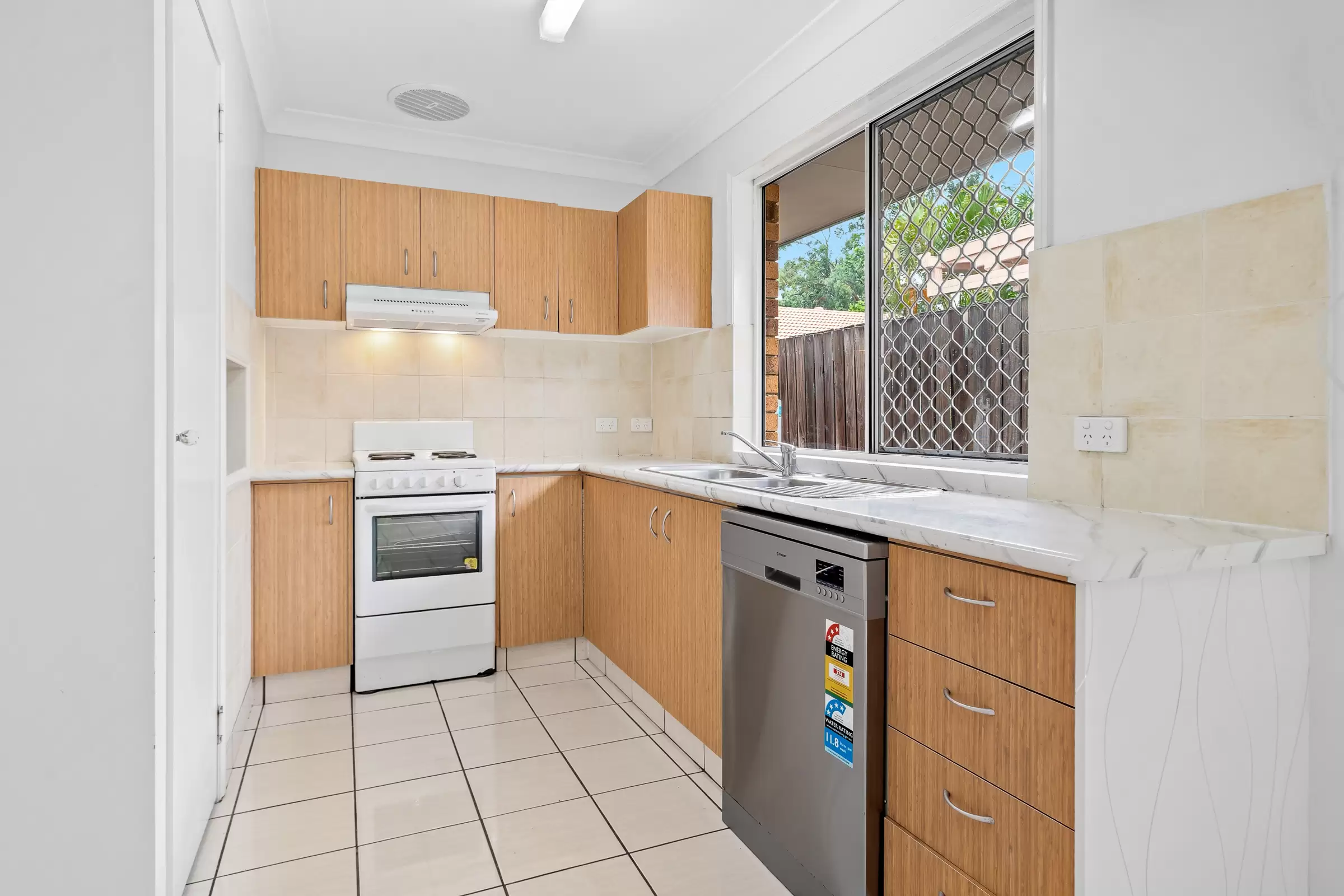 69 Goman Street, Sunnybank Hills Sold by Aurora Property - image 2
