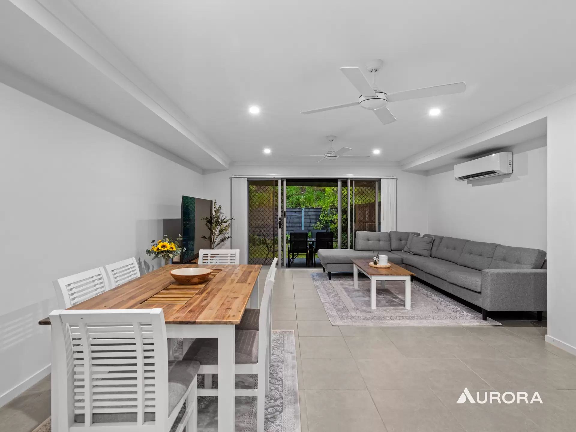 31/9 Springfield College Drive, Springfield Sold by Aurora Property - image 1