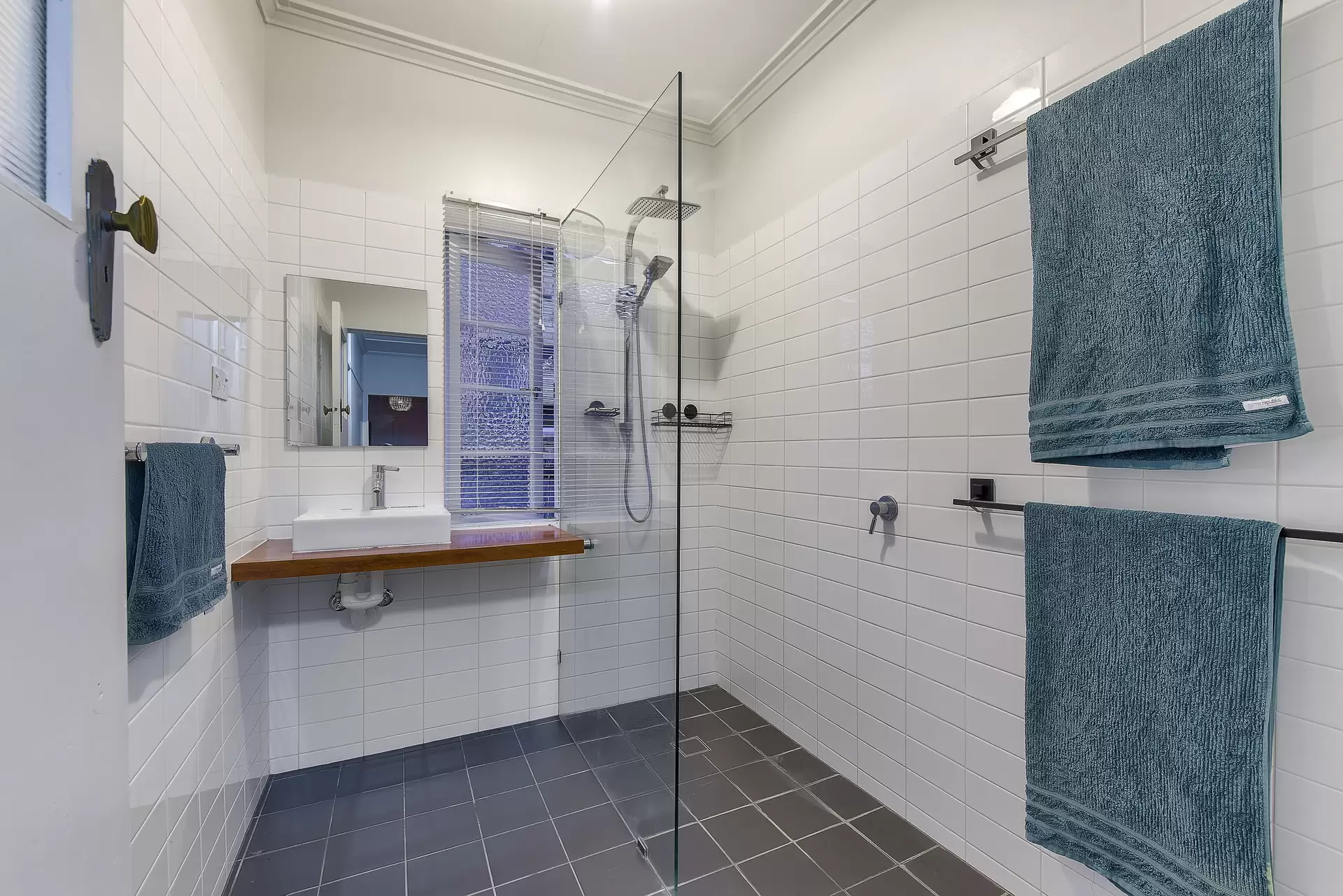 15 Bayford Street, Oxley Sold by Aurora Property - image 1