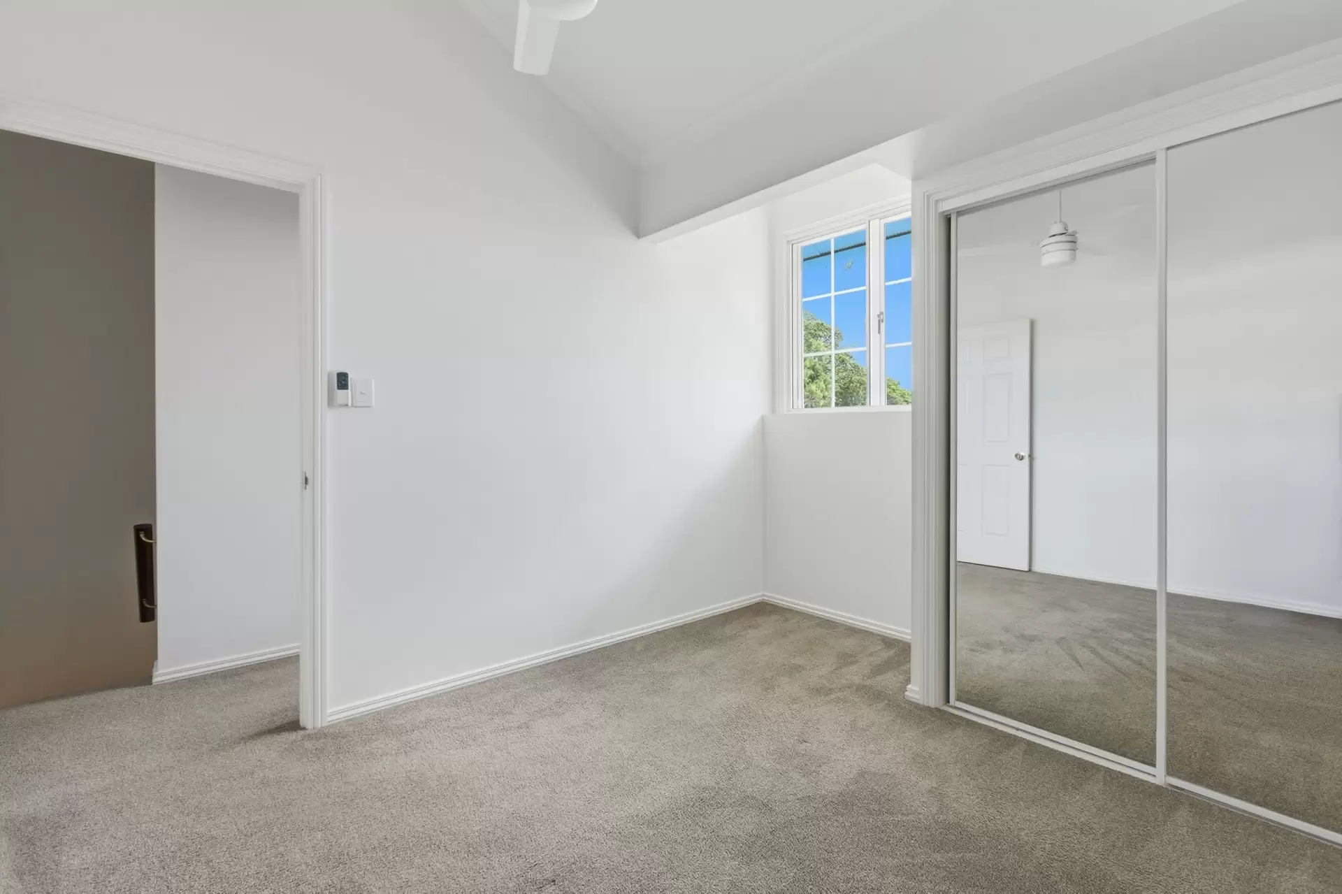 5/7 Miles Street, Hawthorne Leased by Aurora Property - image 1