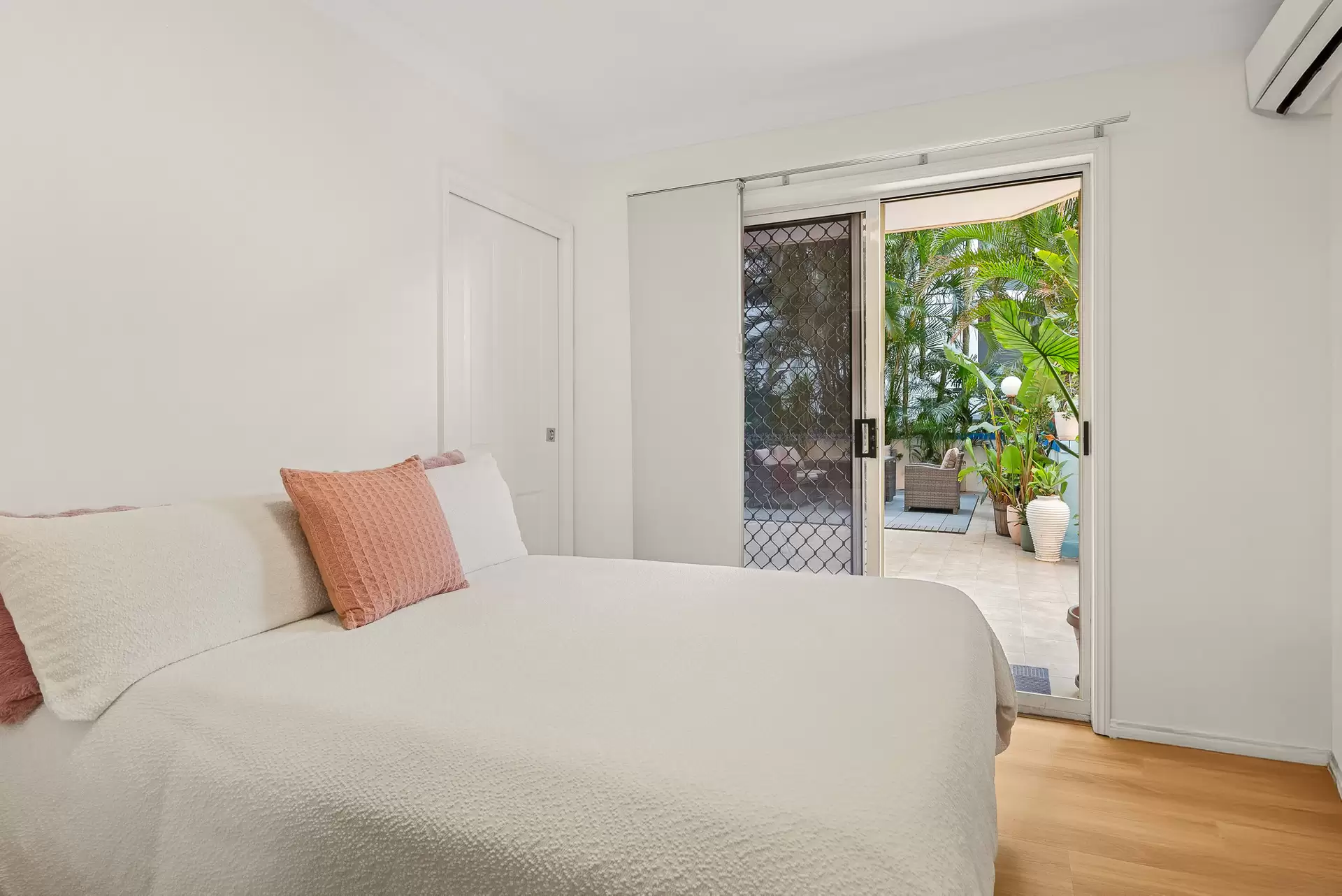 4/234 Shafston Av, Kangaroo Point Leased by Aurora Property - image 1