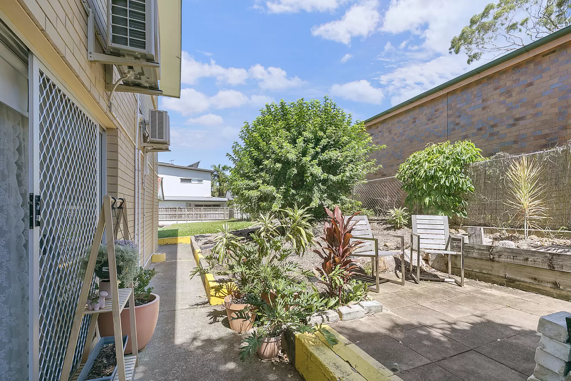 2/51 Leicester Street, Coorparoo Sold by Aurora Property - image 1