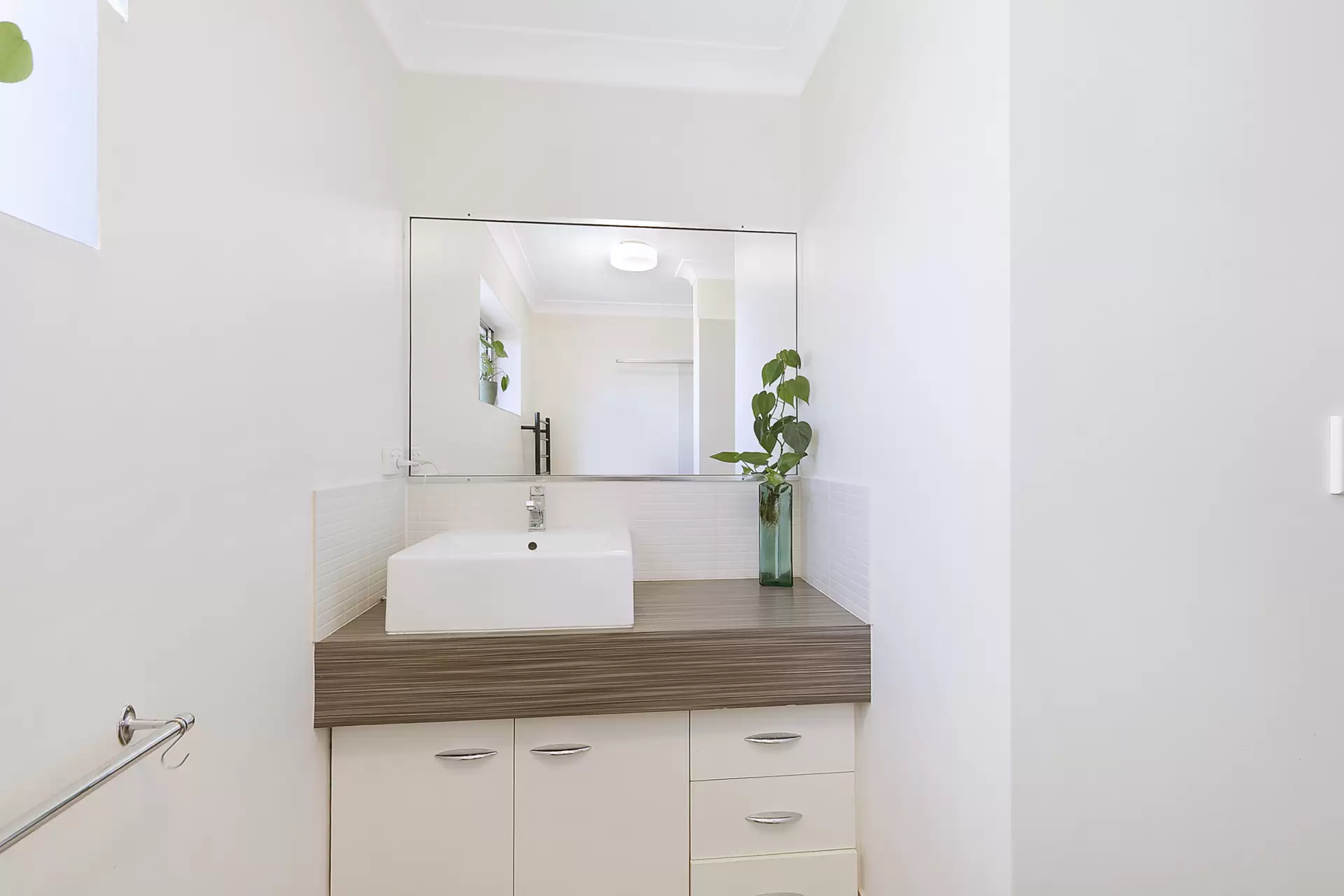 2/51 Leicester Street, Coorparoo Sold by Aurora Property - image 1