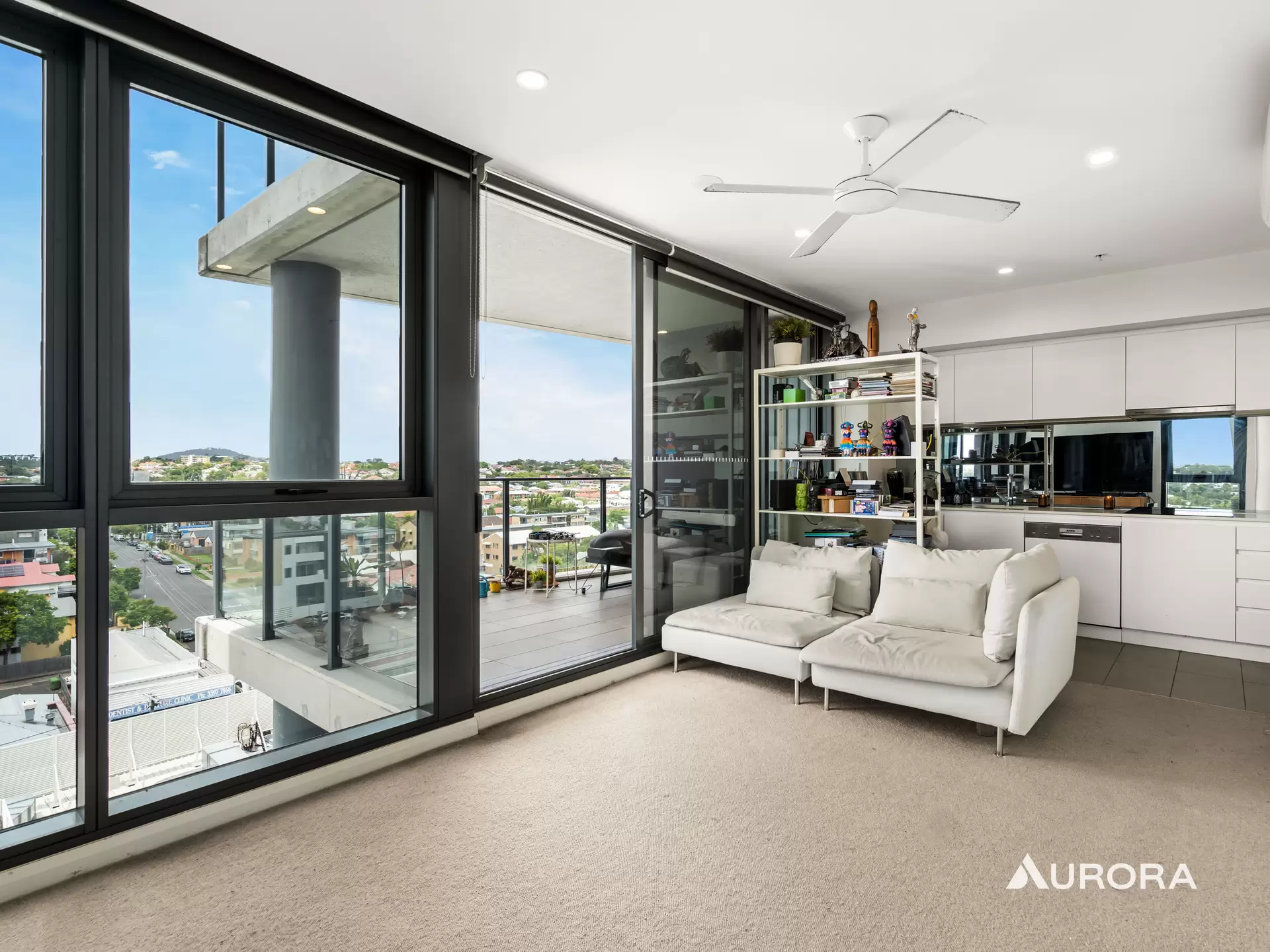 21006/300 Old Cleveland Road, Coorparoo Sold by Aurora Property - image 1