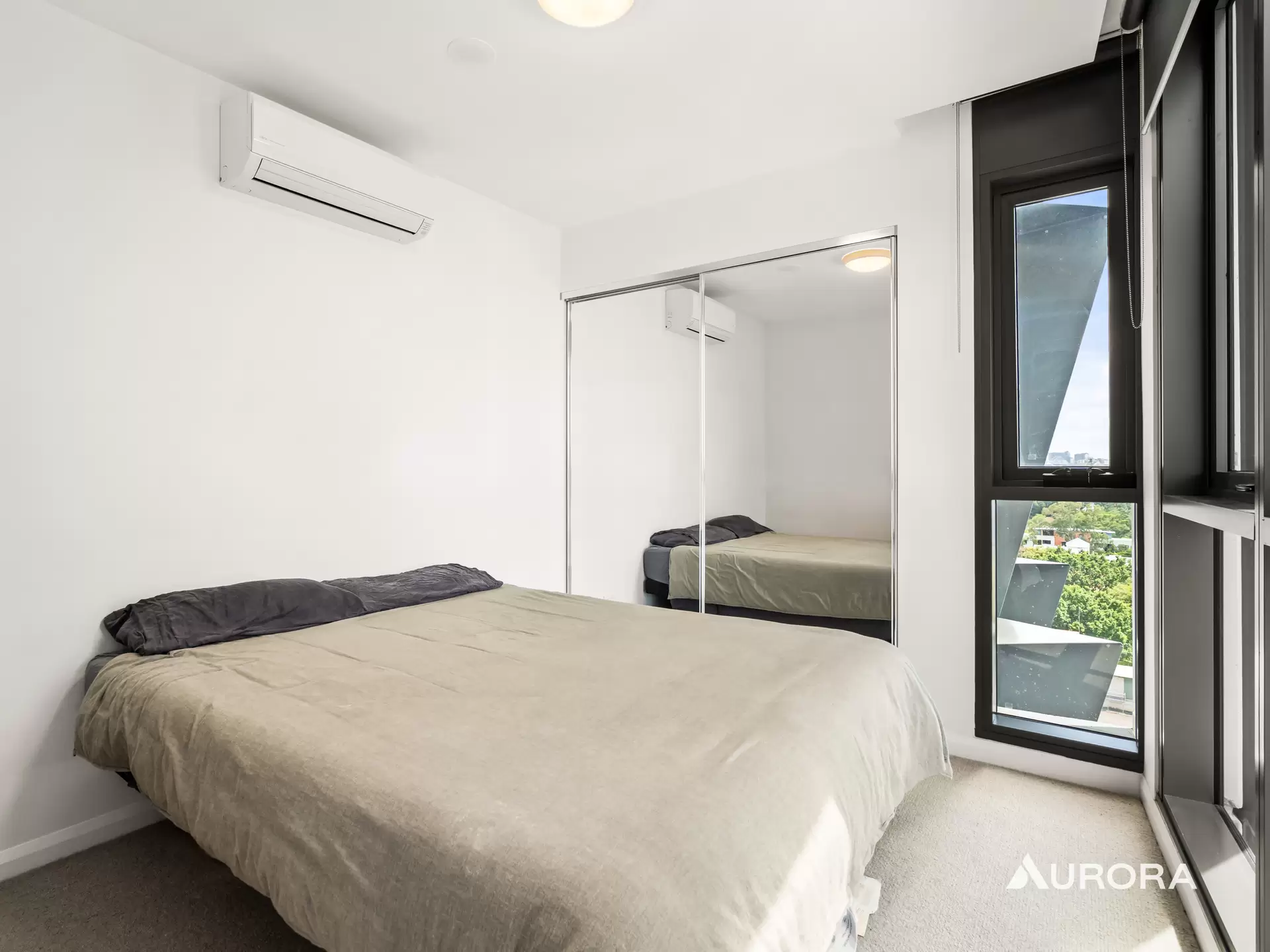 21006/300 Old Cleveland Road, Coorparoo Sold by Aurora Property - image 1