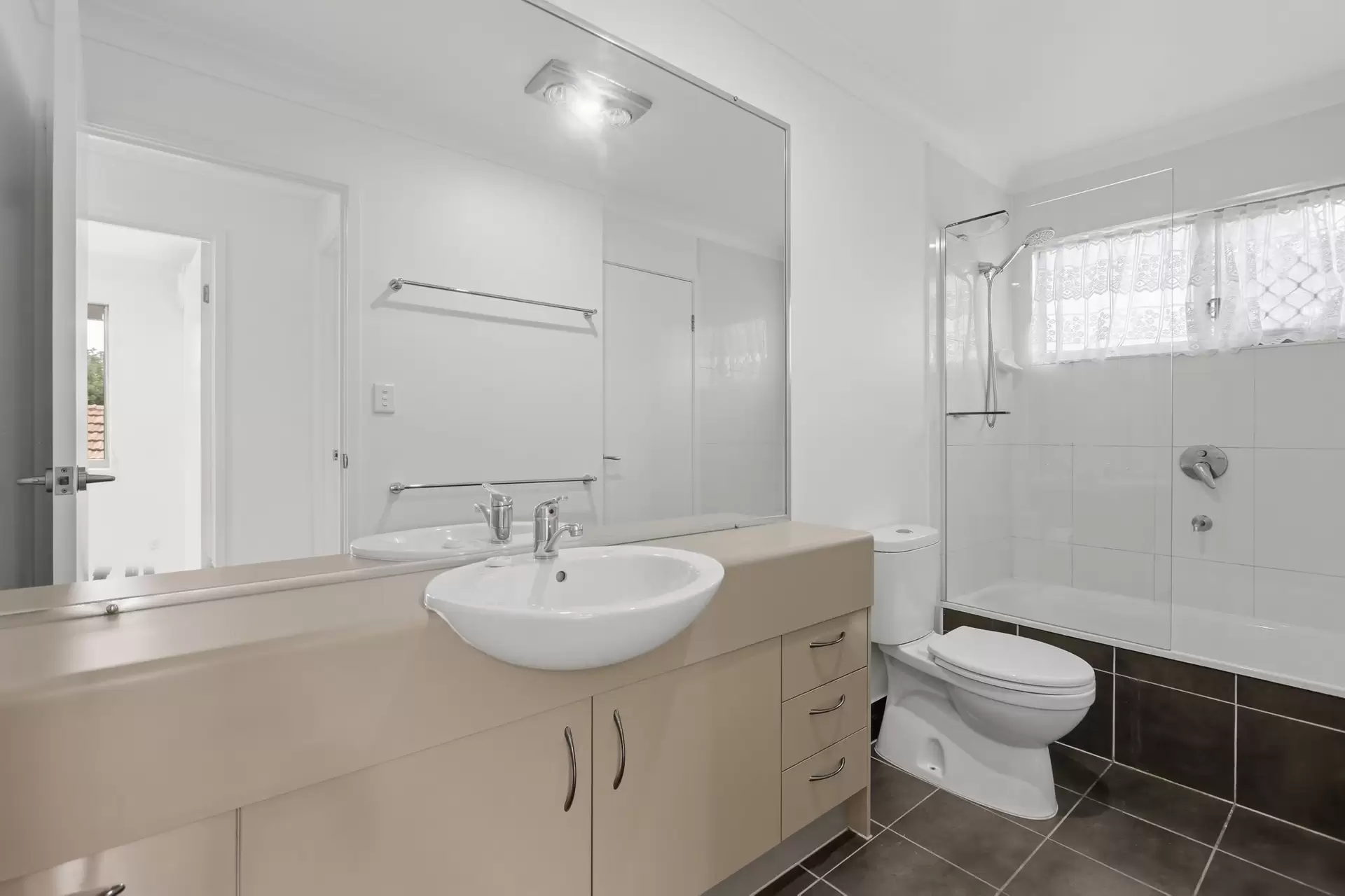 4/4 Burnley Street, Newmarket Leased by Aurora Property - image 1