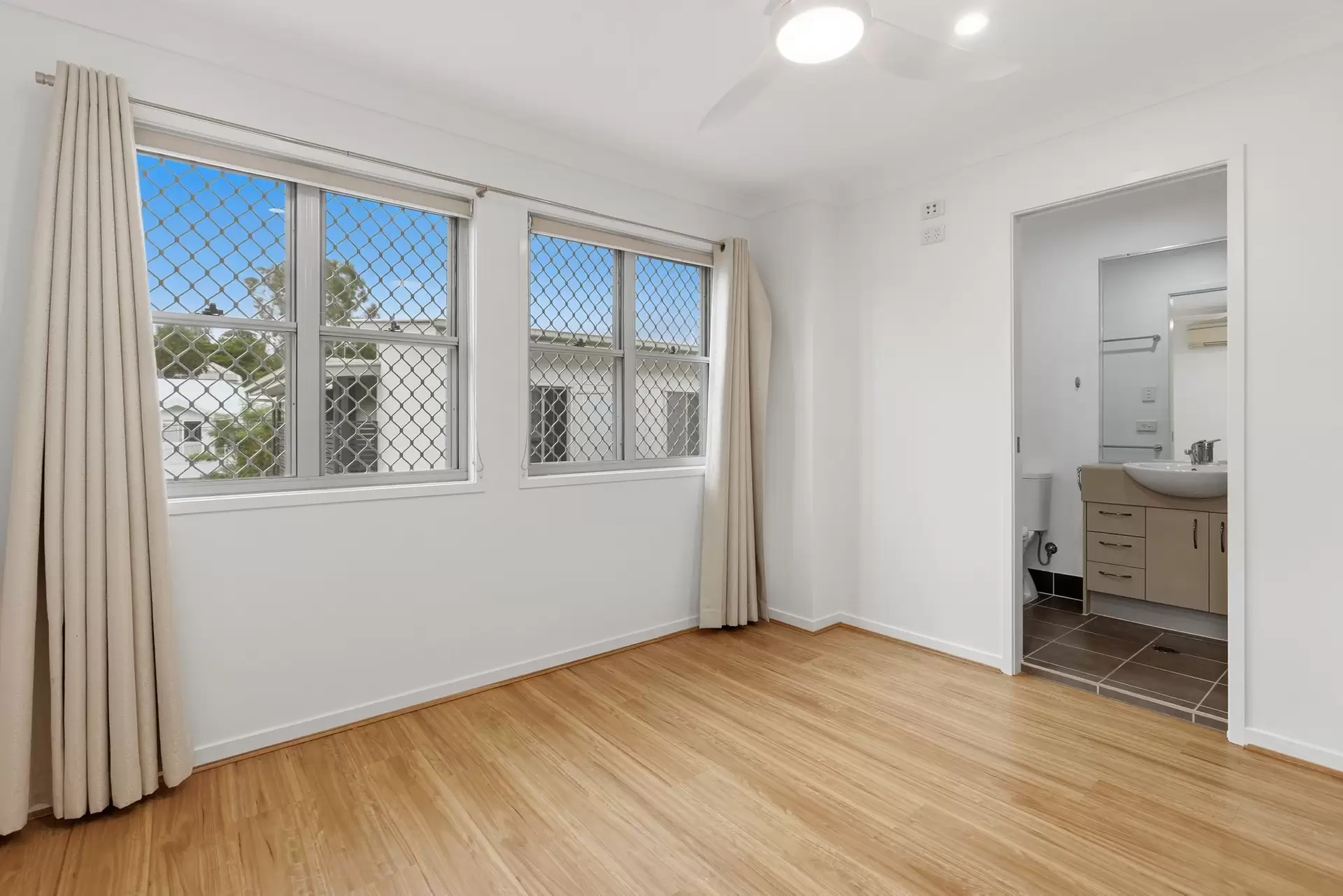 4/4 Burnley Street, Newmarket Leased by Aurora Property - image 1