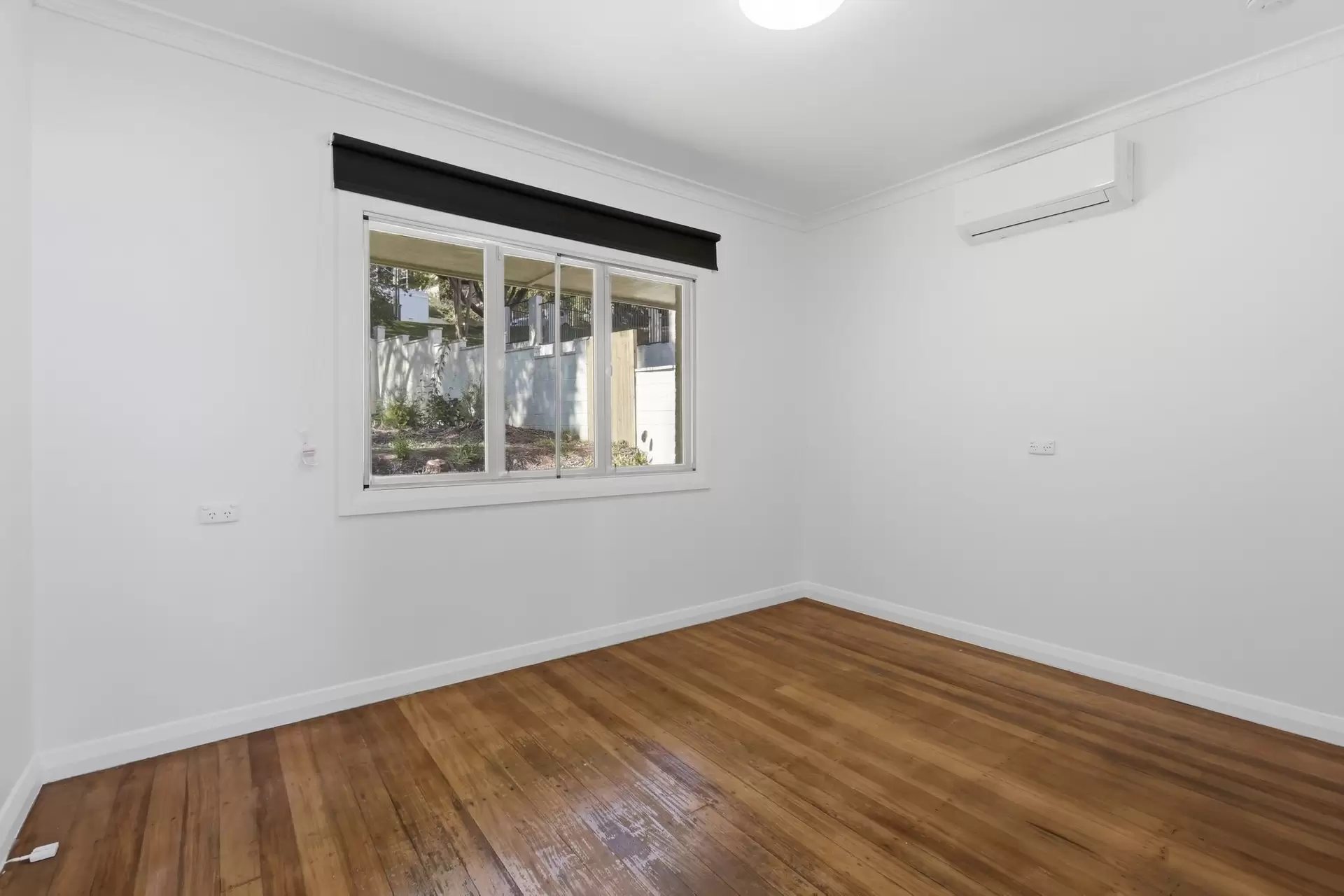 69 Dunrod St, Holland Park West Leased by Aurora Property - image 1