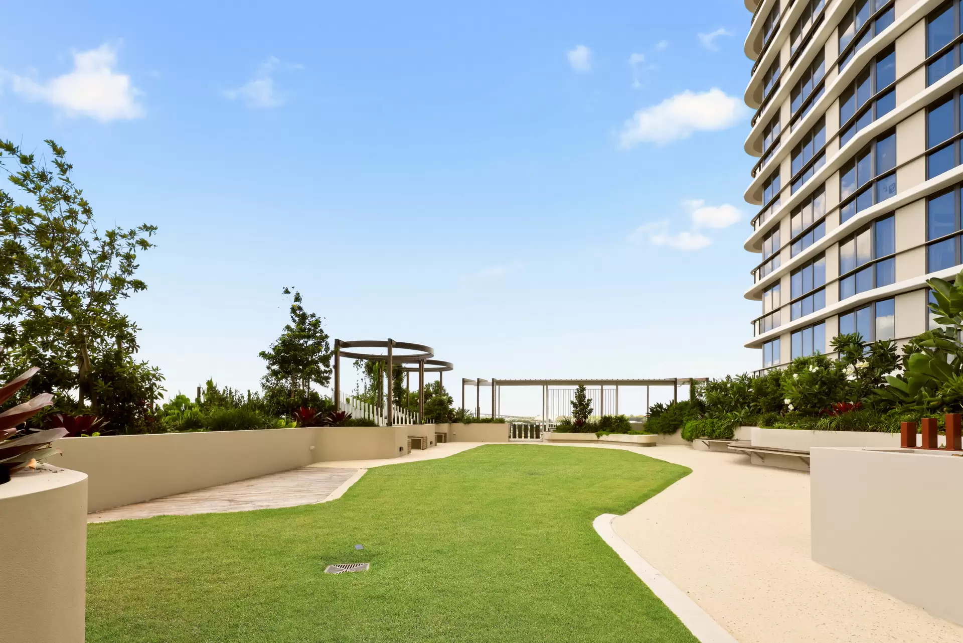 30801/15 Wharf Street, Hamilton Sold by Aurora Property - image 1