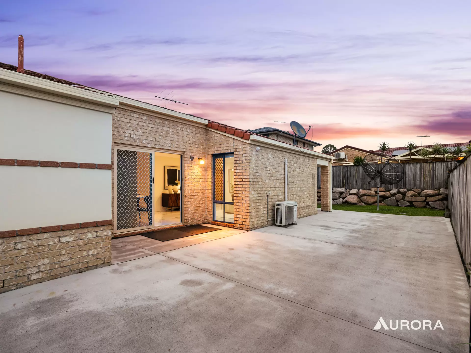 9 Clifford Close, Kuraby Sold by Aurora Property - image 1