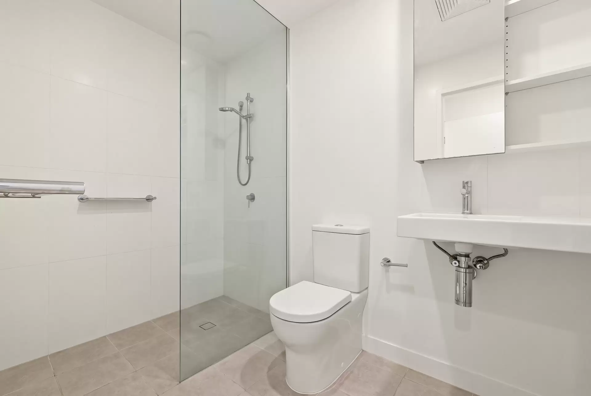10806/7 Wharf Street, Hamilton Sold by Aurora Property - image 1