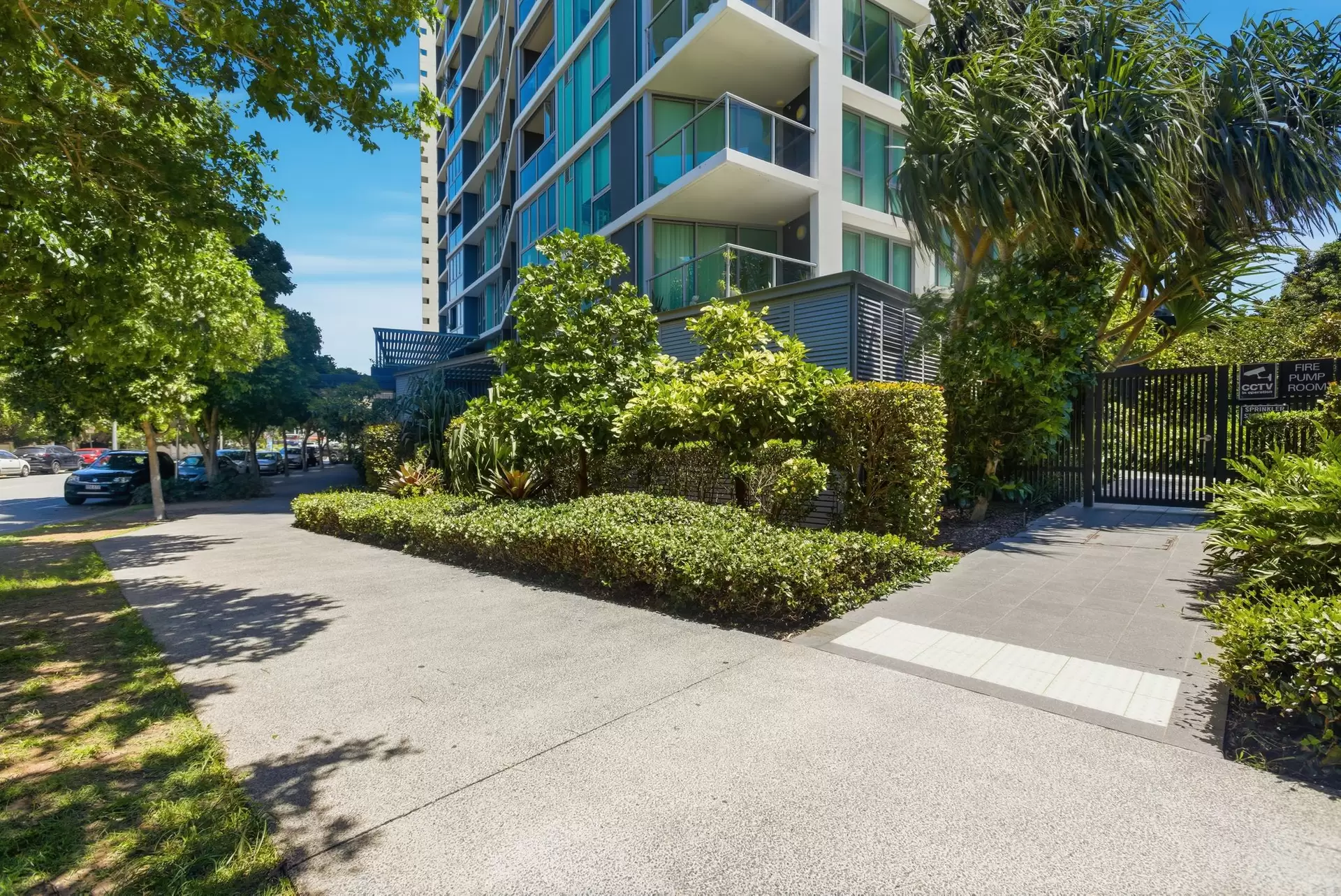 11611/8 Harbour Road, Hamilton Leased by Aurora Property - image 1