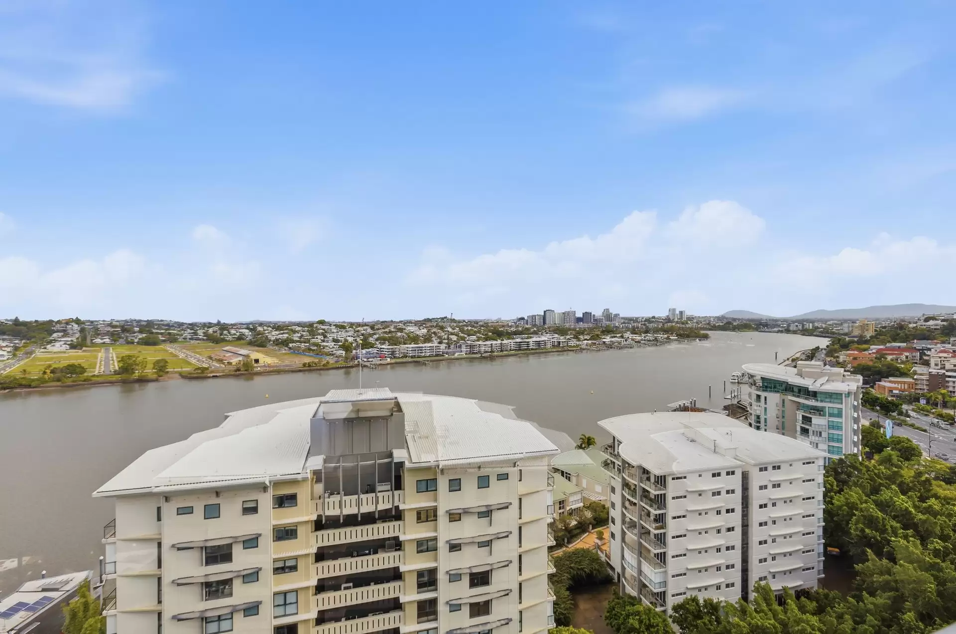 11611/8 Harbour Road, Hamilton Leased by Aurora Property - image 1