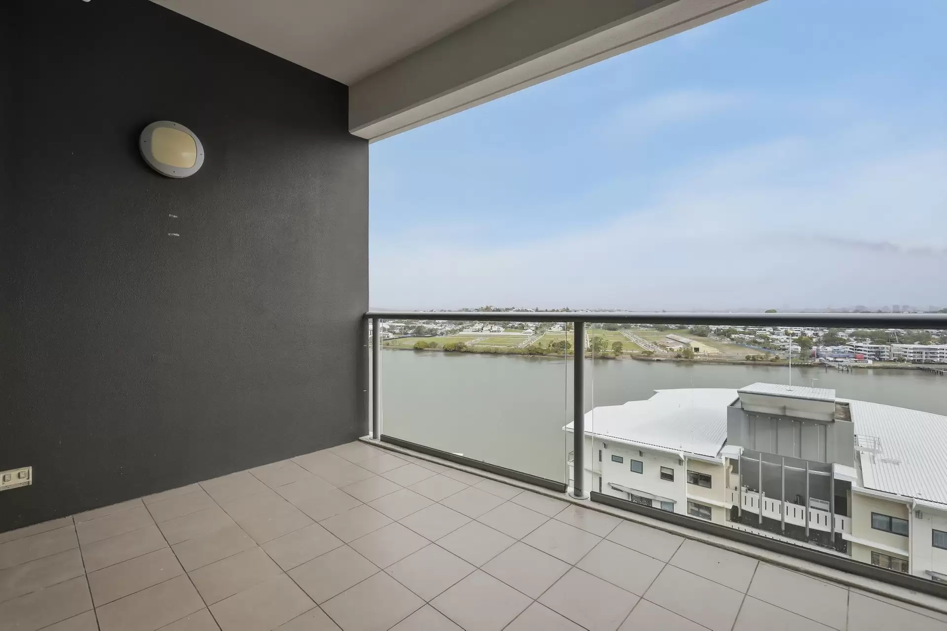 11611/8 Harbour Road, Hamilton Leased by Aurora Property - image 1