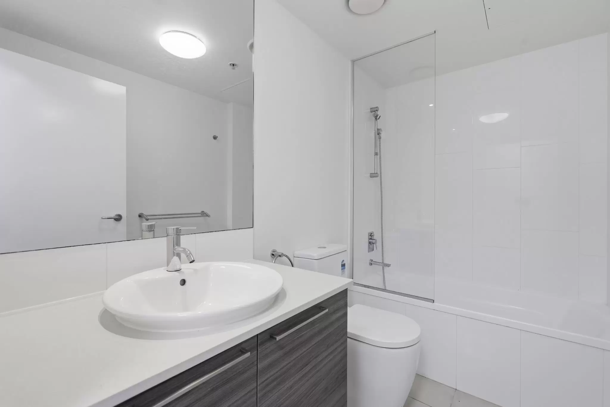 11611/8 Harbour Road, Hamilton Leased by Aurora Property - image 11