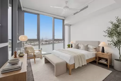 11611/8 Harbour Road, Hamilton Leased by Aurora Property