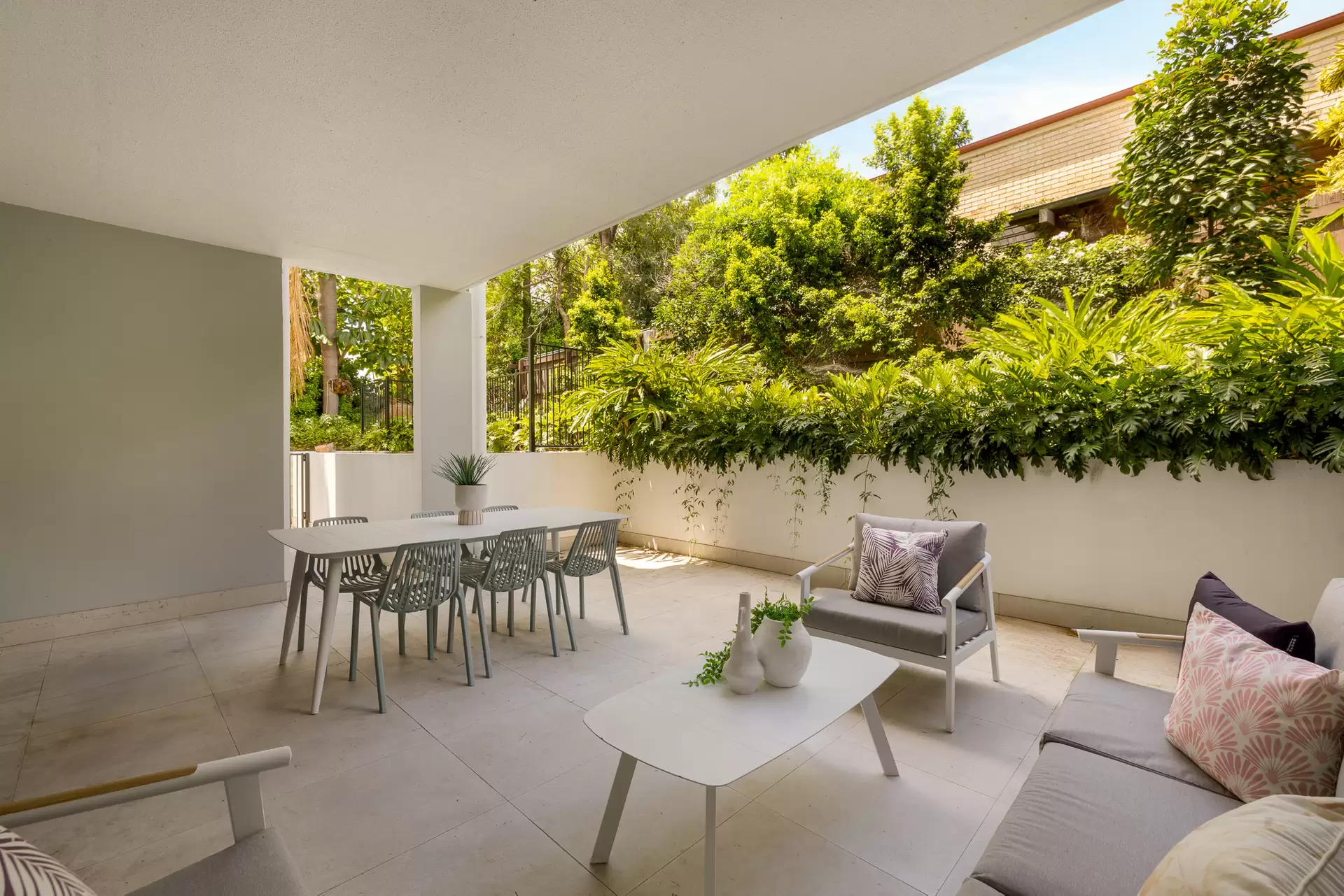 101/492 Samford Road, Gaythorne Sold by Aurora Property - image 1
