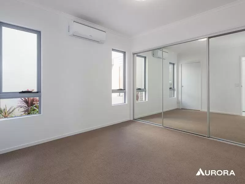 1/146 Cavendish Road, Coorparoo Leased by Aurora Property - image 4