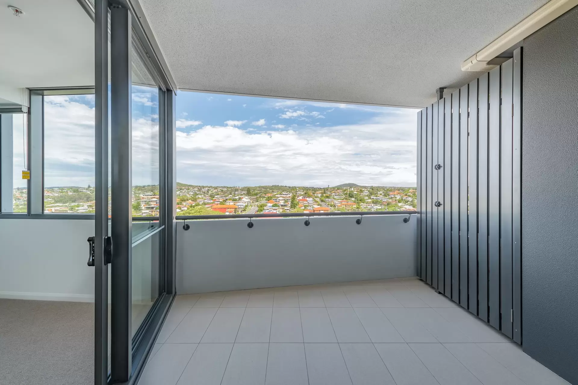 11309/300 Old Cleveland Road, Coorparoo Sold by Aurora Property - image 1