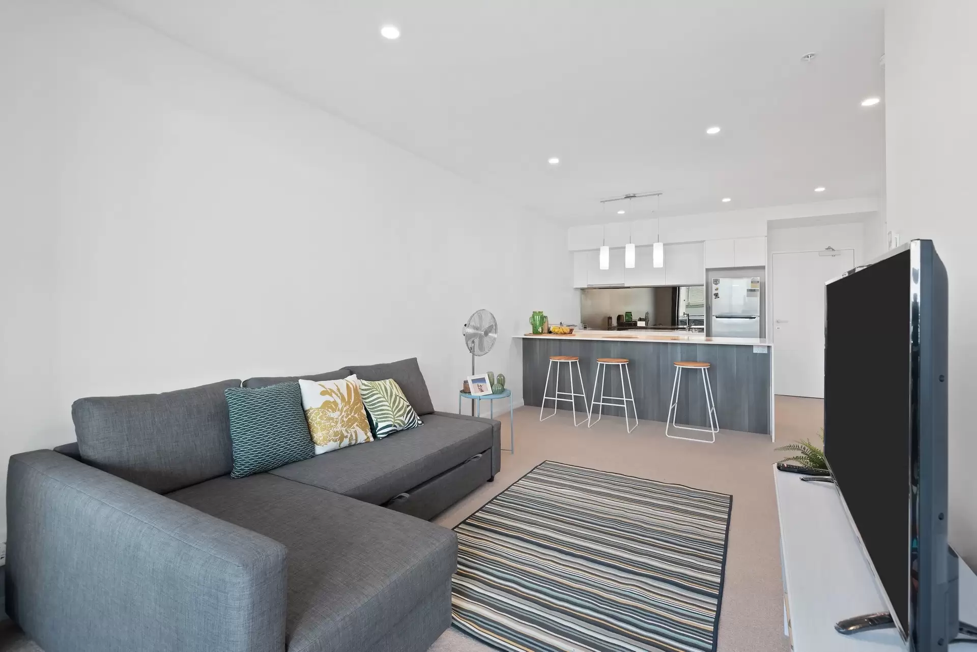 11309/300 Old Cleveland Road, Coorparoo Sold by Aurora Property - image 1